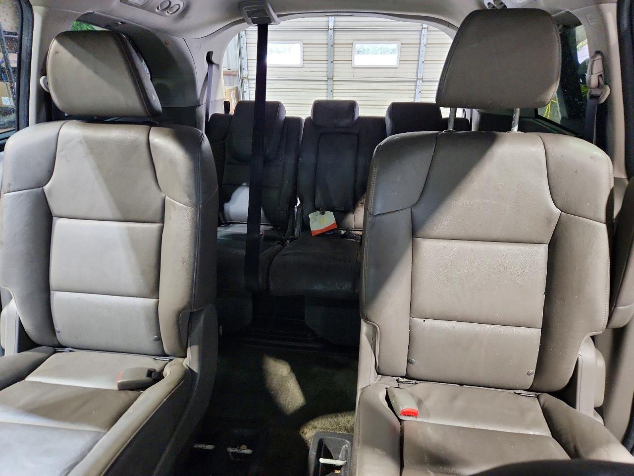 2014 Honda Odyssey White vin: 5FNRL5H98EB065816