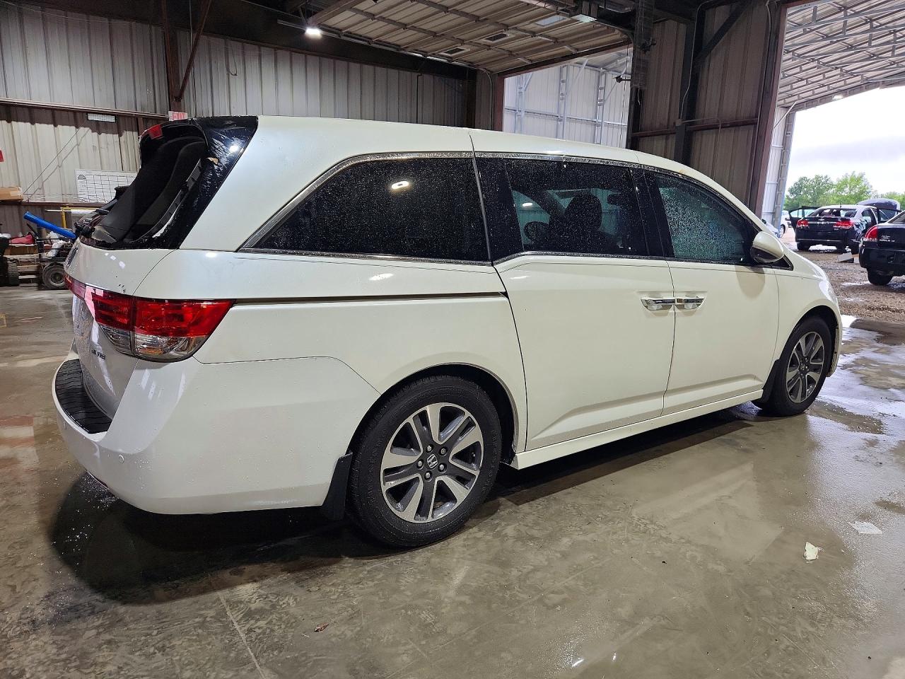 2014 Honda Odyssey White vin: 5FNRL5H98EB065816