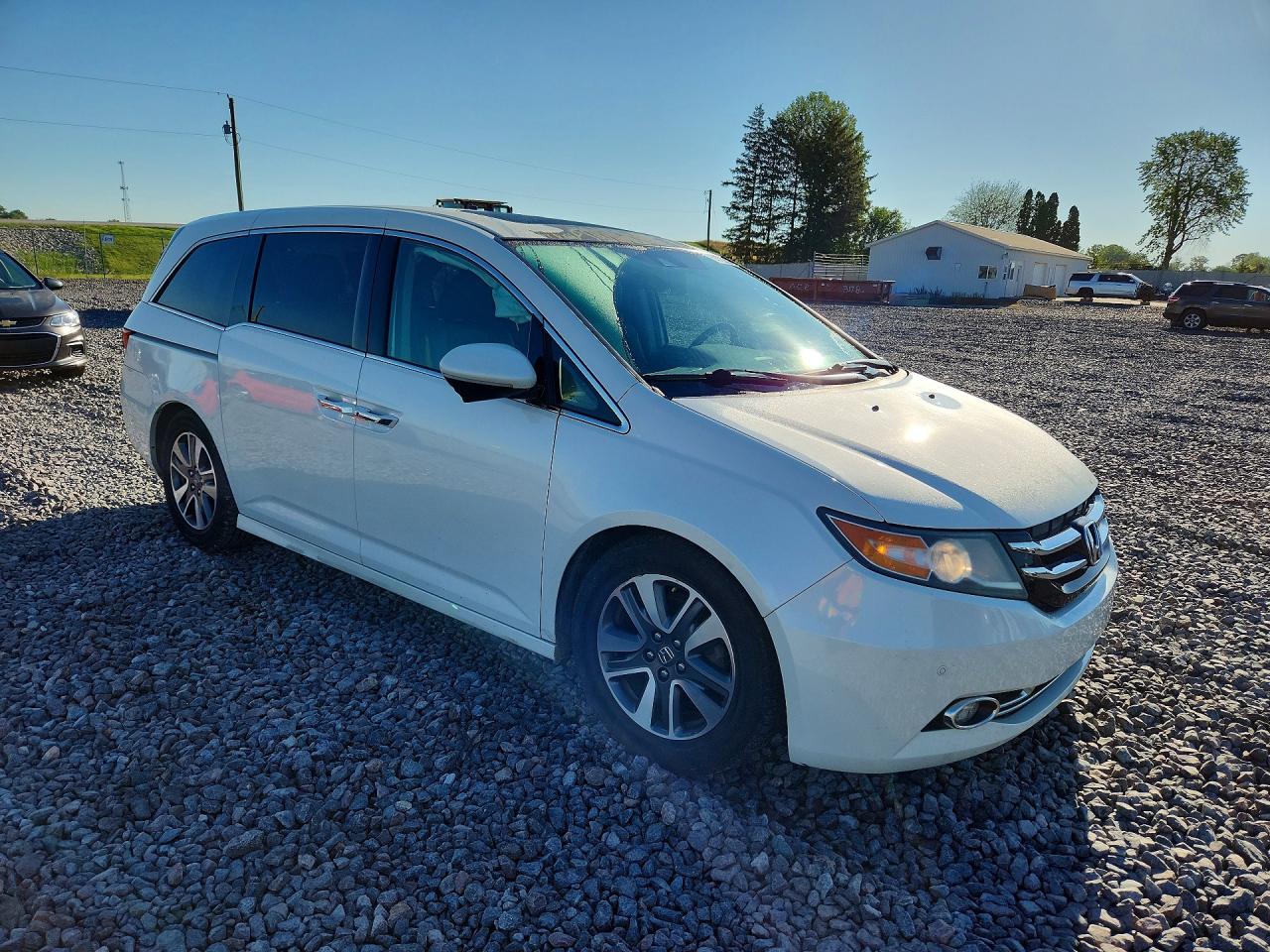 2014 Honda Odyssey Touring White vin: 5FNRL5H98EB070157