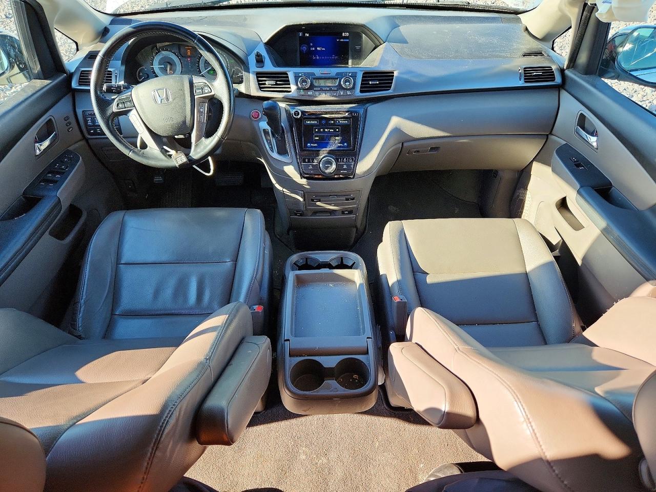 2014 Honda Odyssey Touring White vin: 5FNRL5H98EB070157