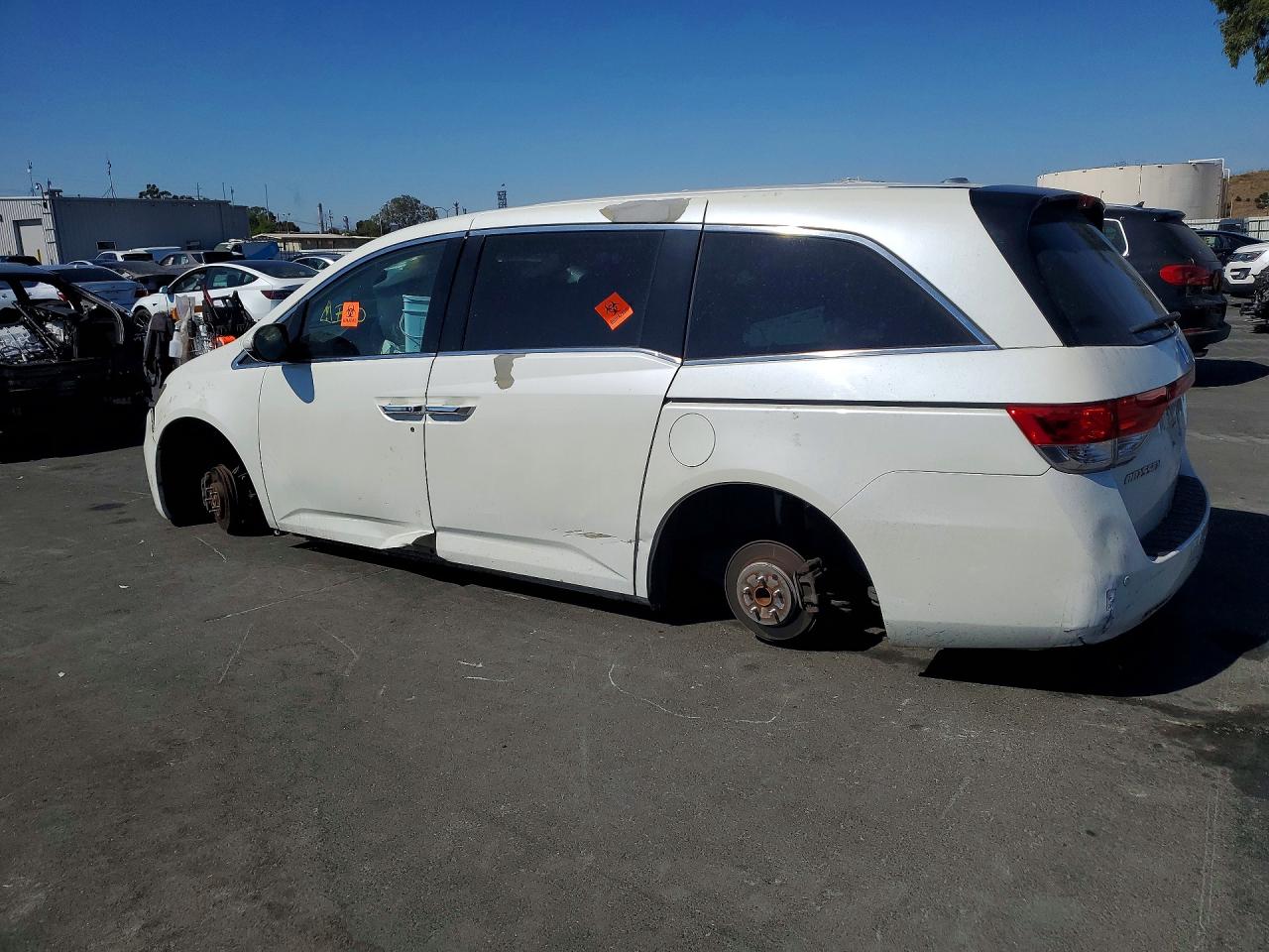 2014 Honda Odyssey Touring White vin: 5FNRL5H98EB084592
