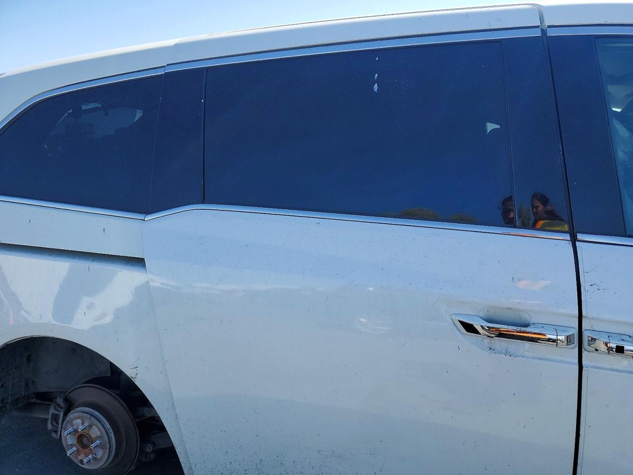 2014 Honda Odyssey Touring White vin: 5FNRL5H98EB084592