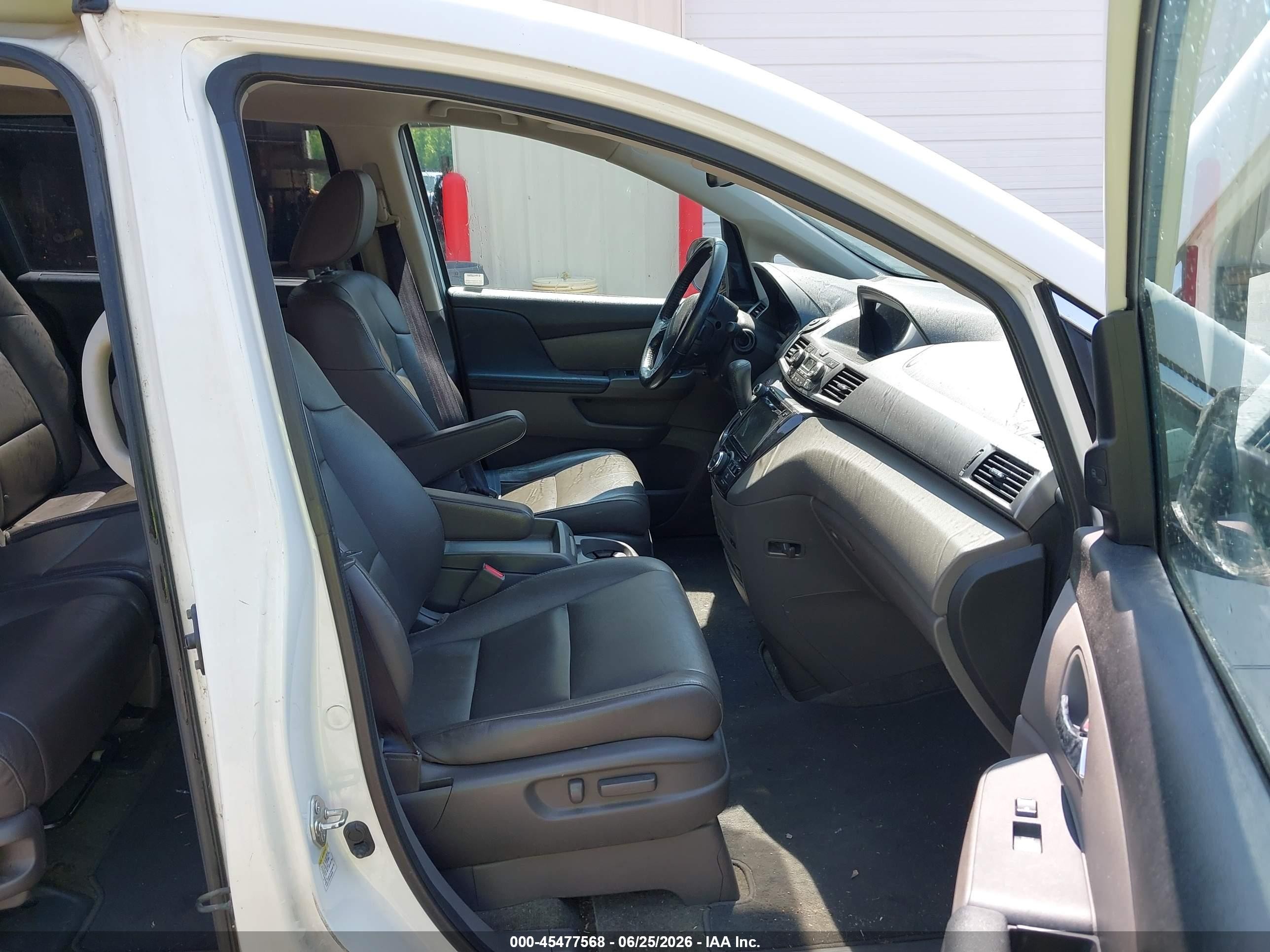 2014 Honda Odyssey Touring/touring Elite White vin: 5FNRL5H98EB123388