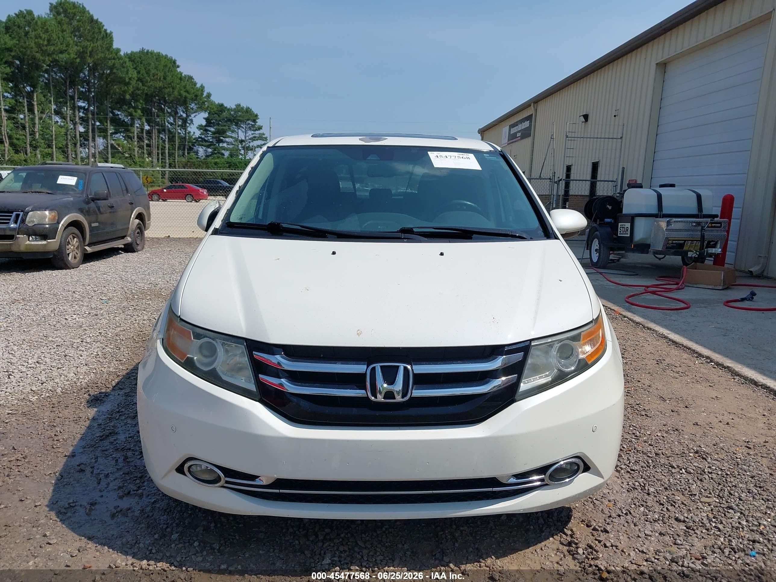 2014 Honda Odyssey Touring/touring Elite White vin: 5FNRL5H98EB123388