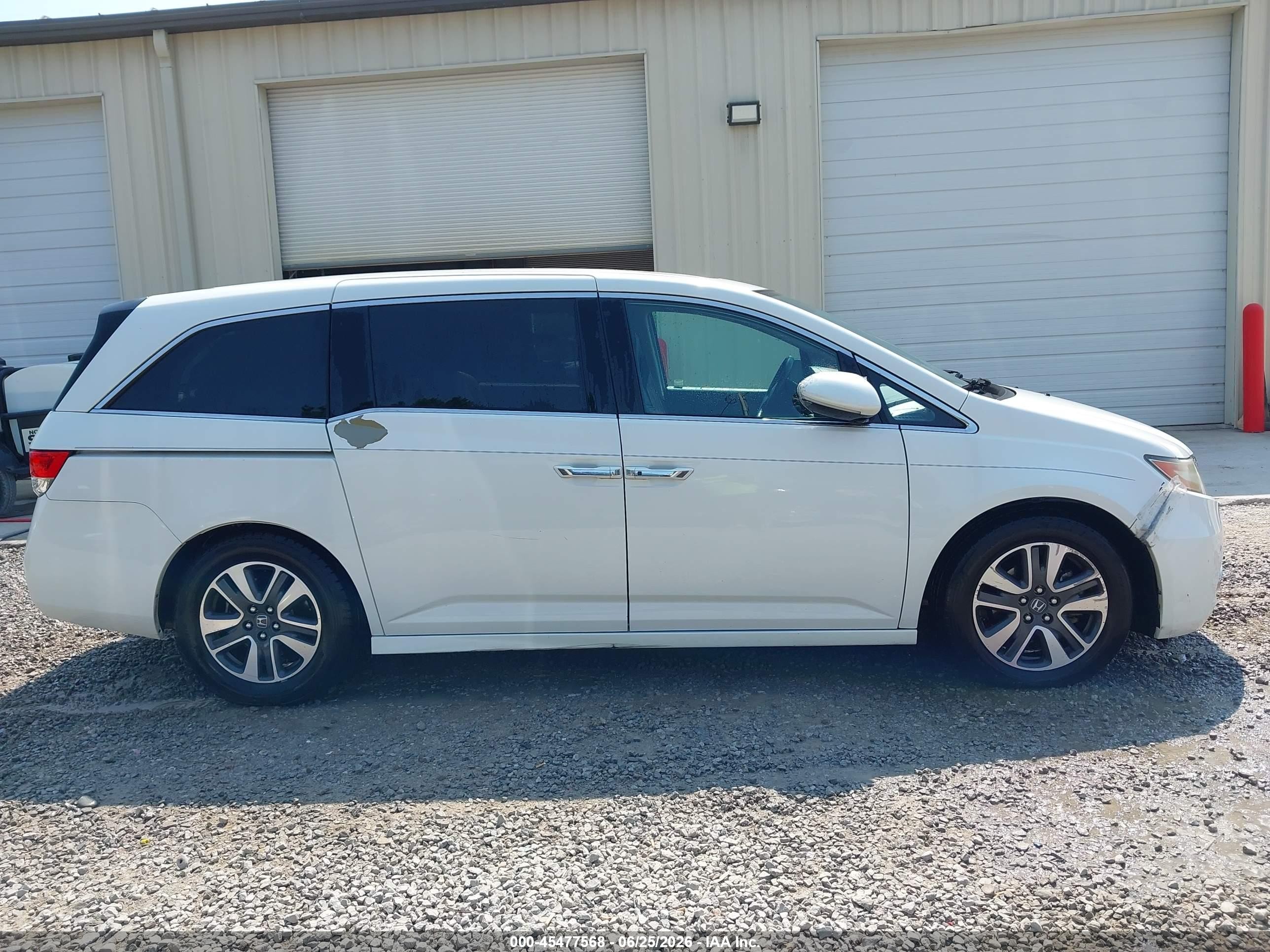 2014 Honda Odyssey Touring/touring Elite White vin: 5FNRL5H98EB123388