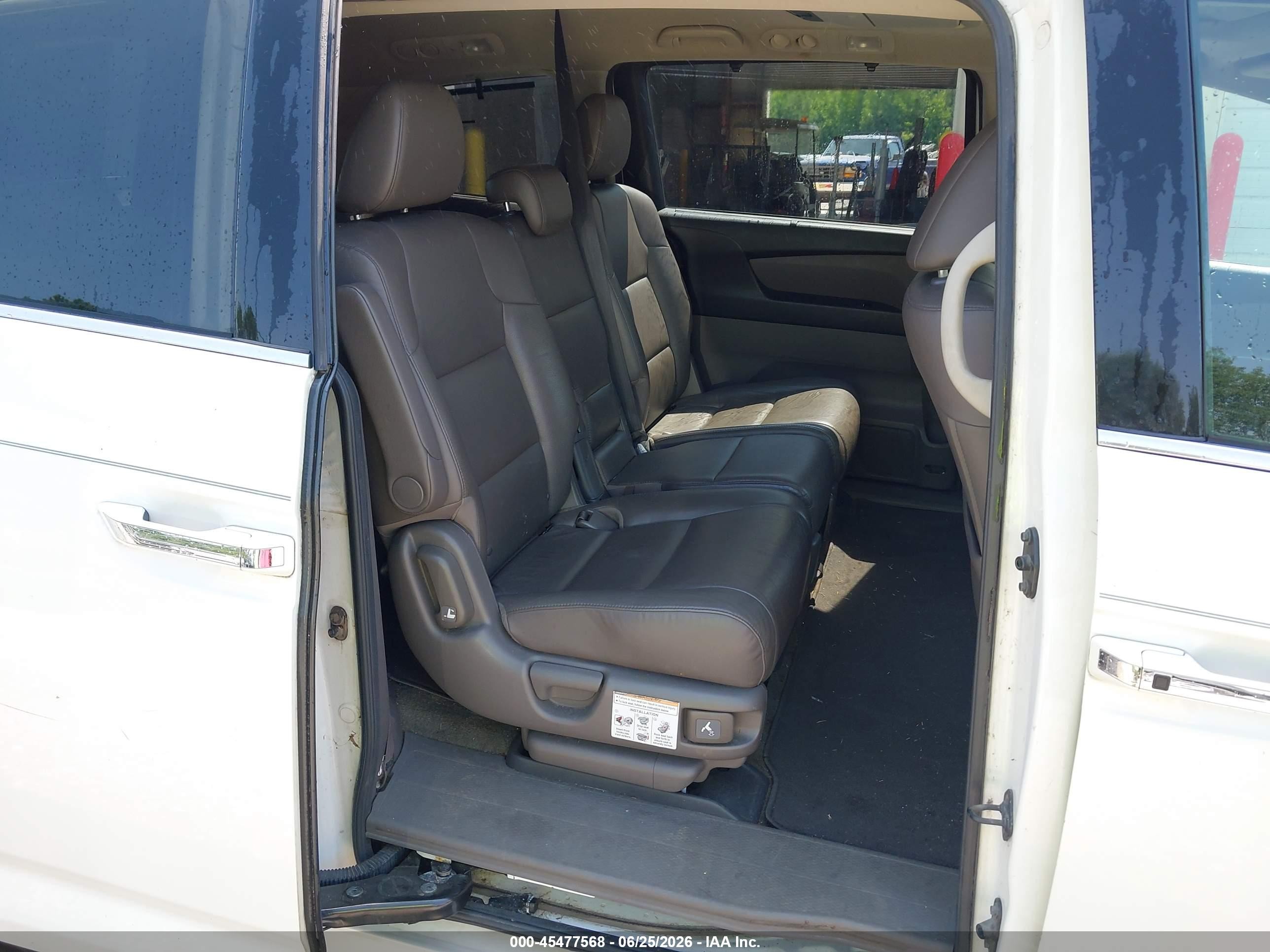2014 Honda Odyssey Touring/touring Elite White vin: 5FNRL5H98EB123388