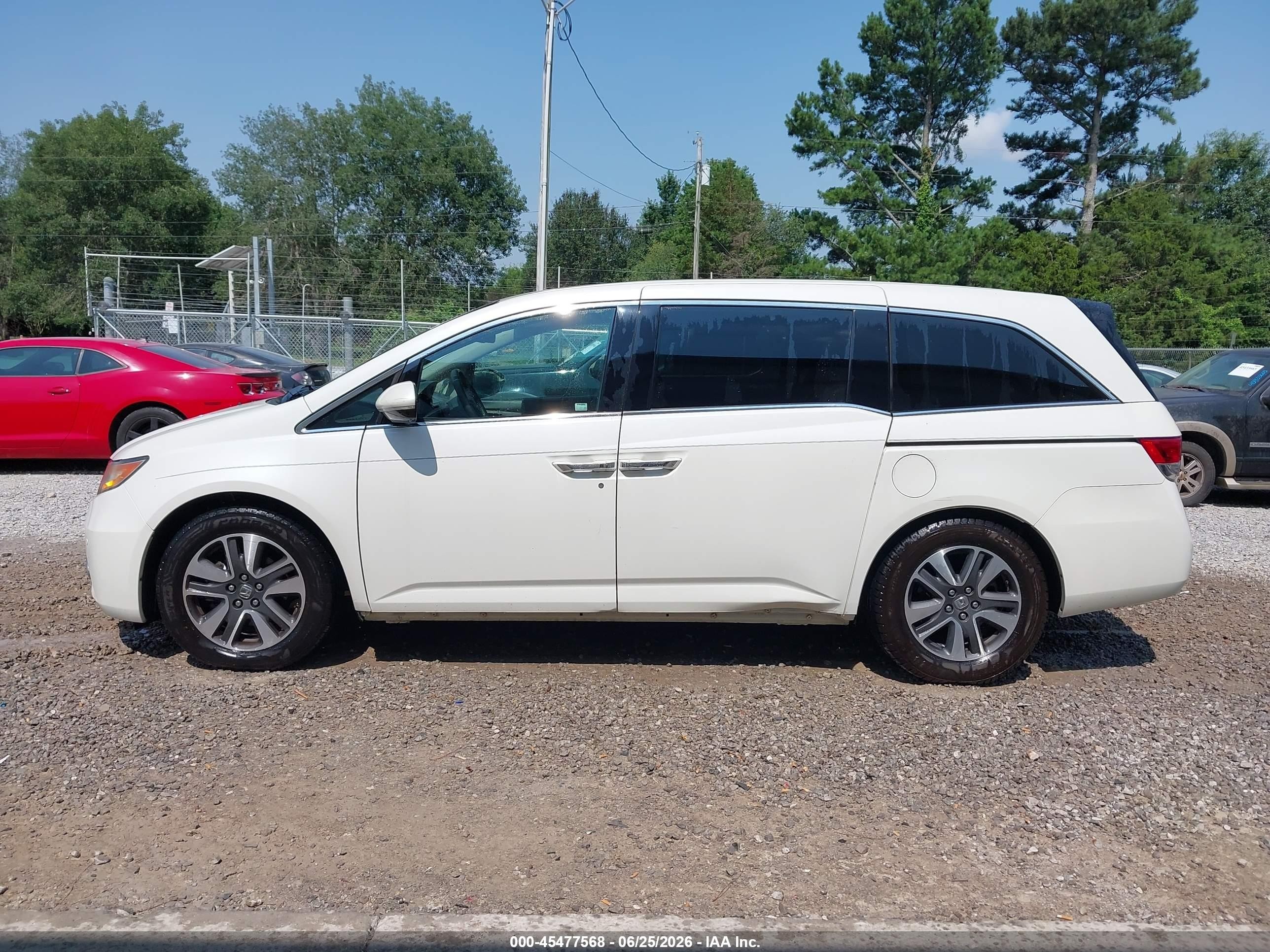 2014 Honda Odyssey Touring/touring Elite White vin: 5FNRL5H98EB123388