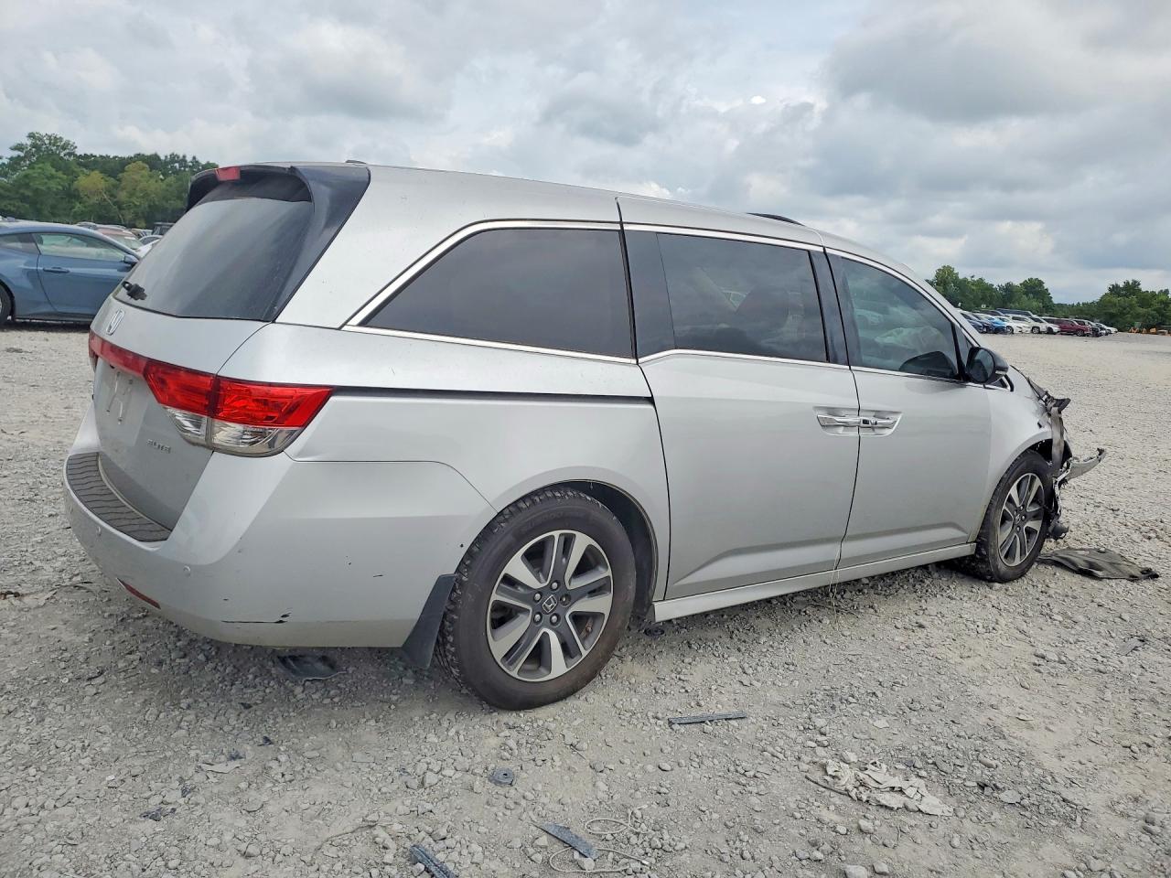 2014 Honda Odyssey Touring Silver vin: 5FNRL5H98EB135413