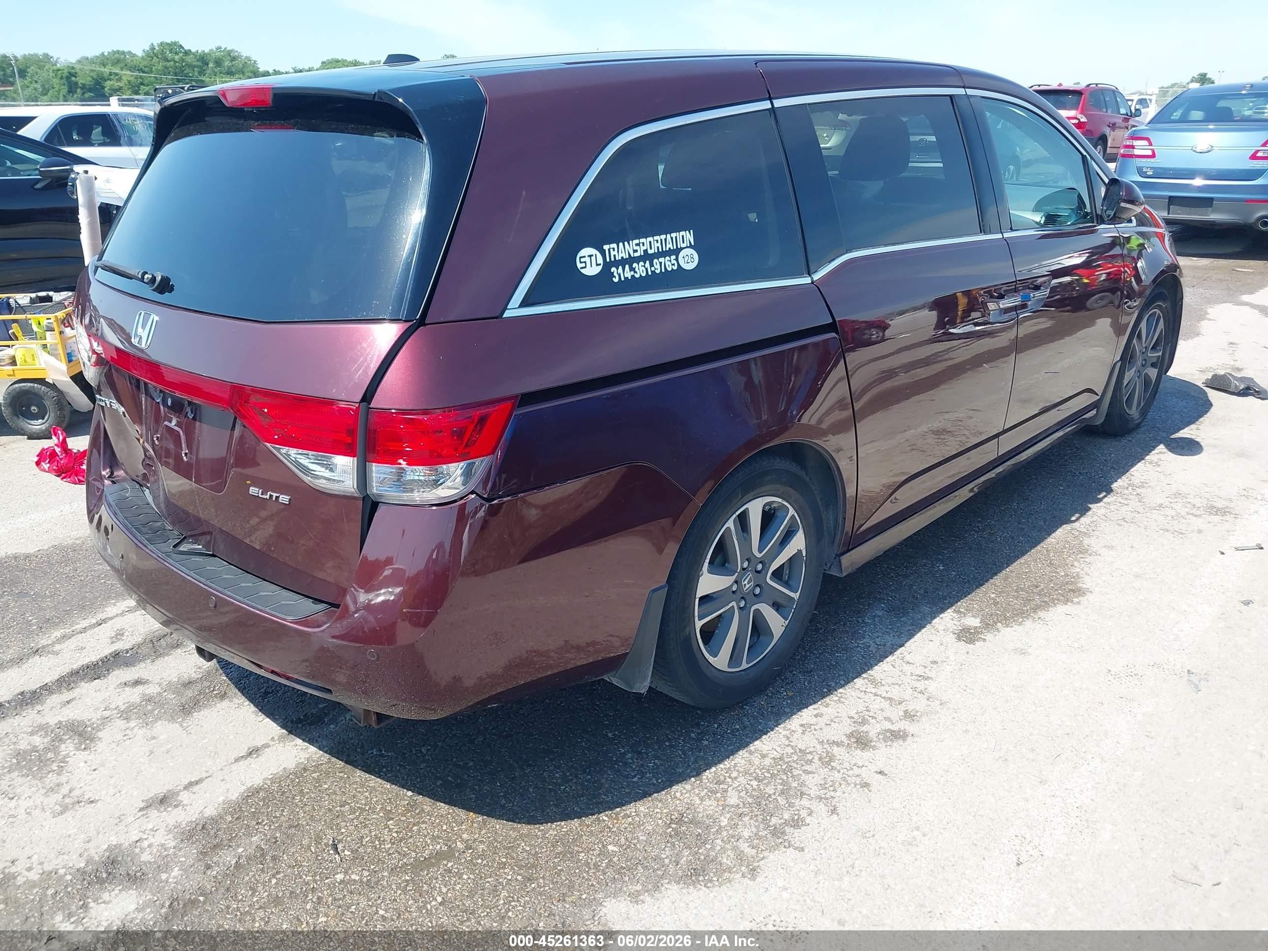 2015 Honda Odyssey Touring/touring Elite Maroon vin: 5FNRL5H98FB015922