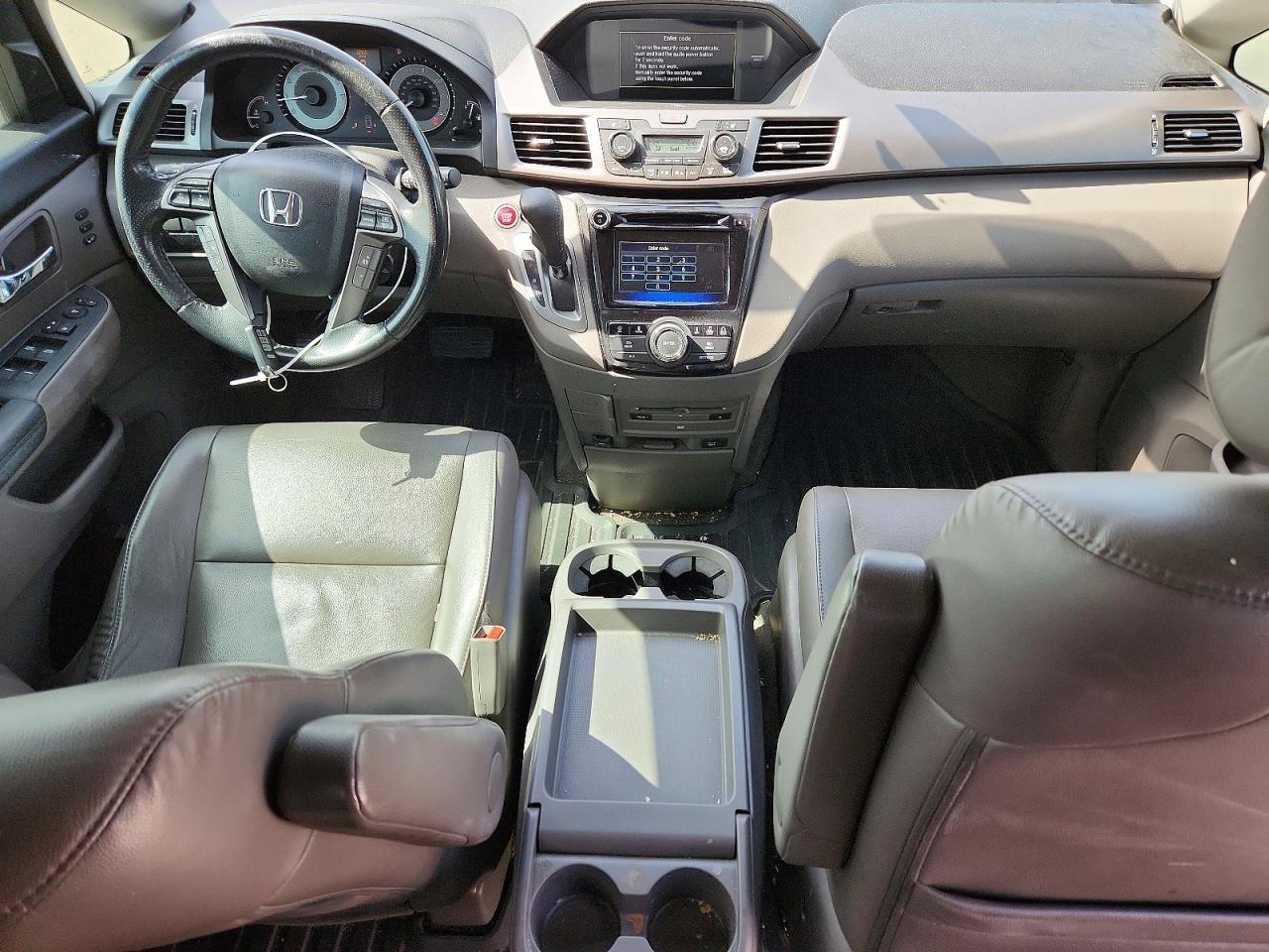 2015 Honda Odyssey Touring White vin: 5FNRL5H98FB019629