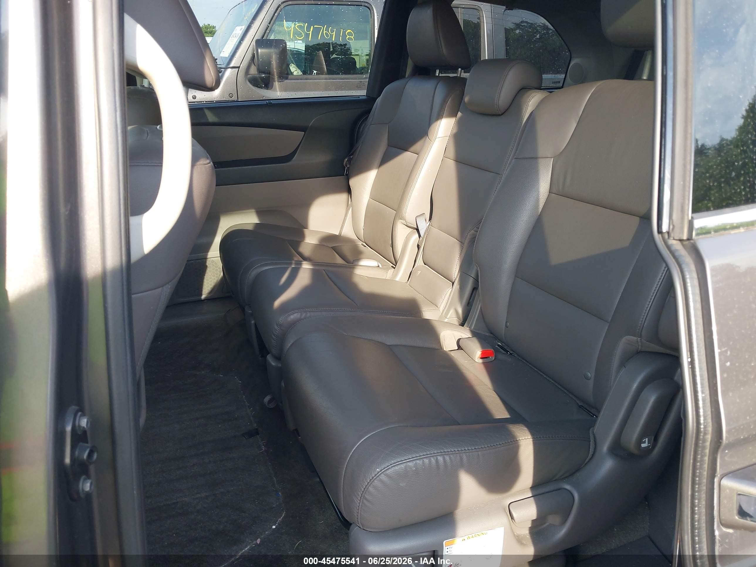 2015 Honda Odyssey Touring/touring Elite Gray vin: 5FNRL5H98FB021235