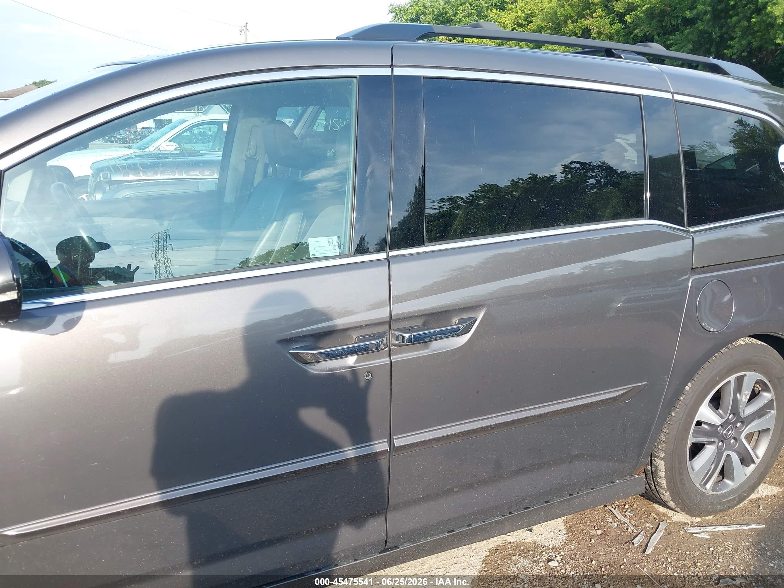 2015 Honda Odyssey Touring/touring Elite Gray vin: 5FNRL5H98FB021235