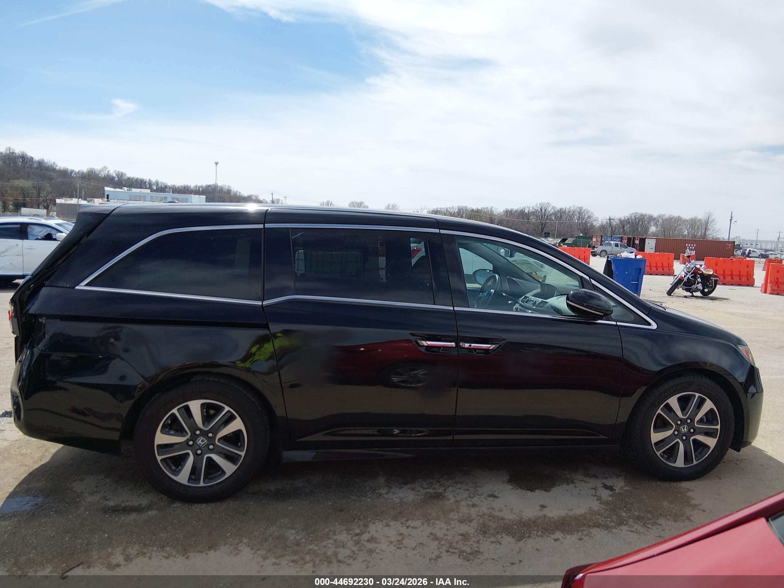 2015 Honda Odyssey Touring/touring Elite Black vin: 5FNRL5H98FB062416