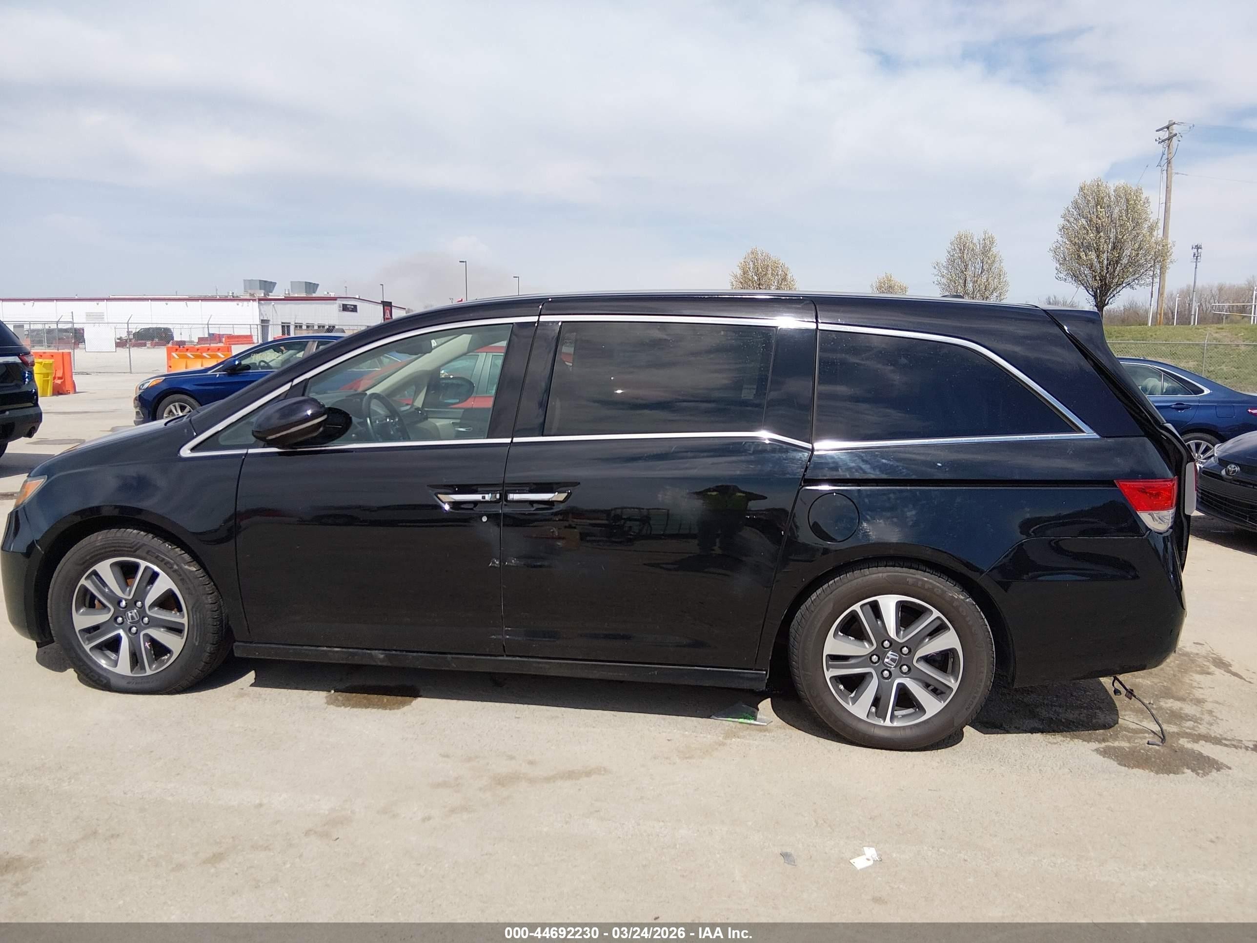 2015 Honda Odyssey Touring/touring Elite Black vin: 5FNRL5H98FB062416