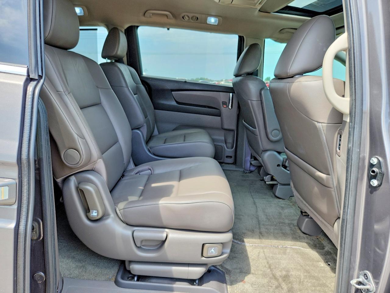 2015 Honda Odyssey Touring Gray vin: 5FNRL5H98FB064019
