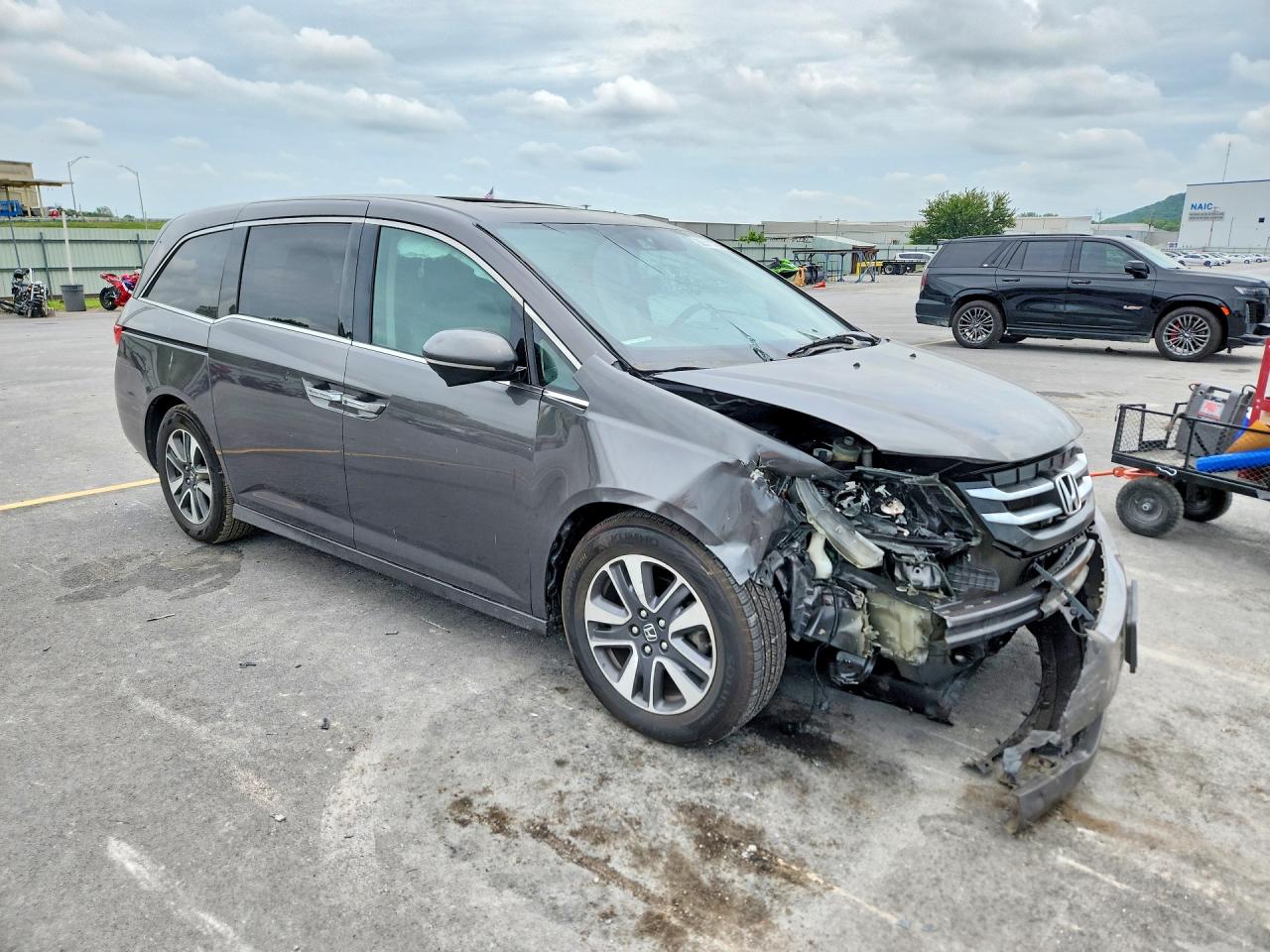2015 Honda Odyssey Touring Gray vin: 5FNRL5H98FB091544