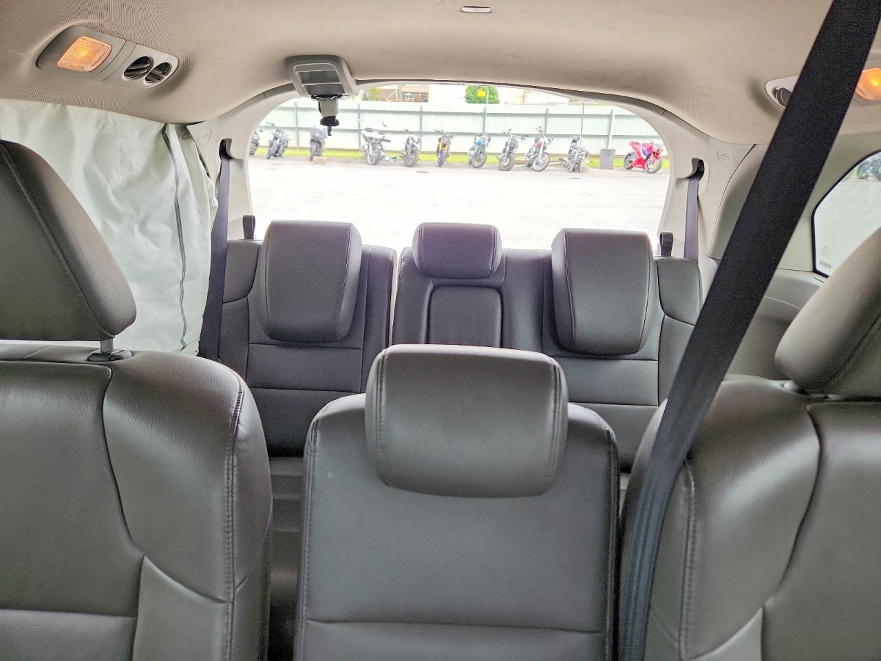 2015 Honda Odyssey Touring Gray vin: 5FNRL5H98FB091544