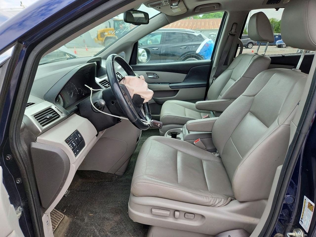 2016 Honda Odyssey Touring Синий vin: 5FNRL5H98GB083641