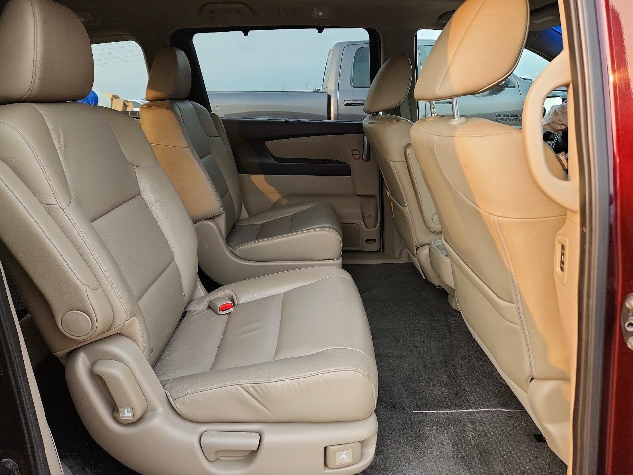 2011 Honda Odyssey Touring Темно-бордовый vin: 5FNRL5H99BB013414