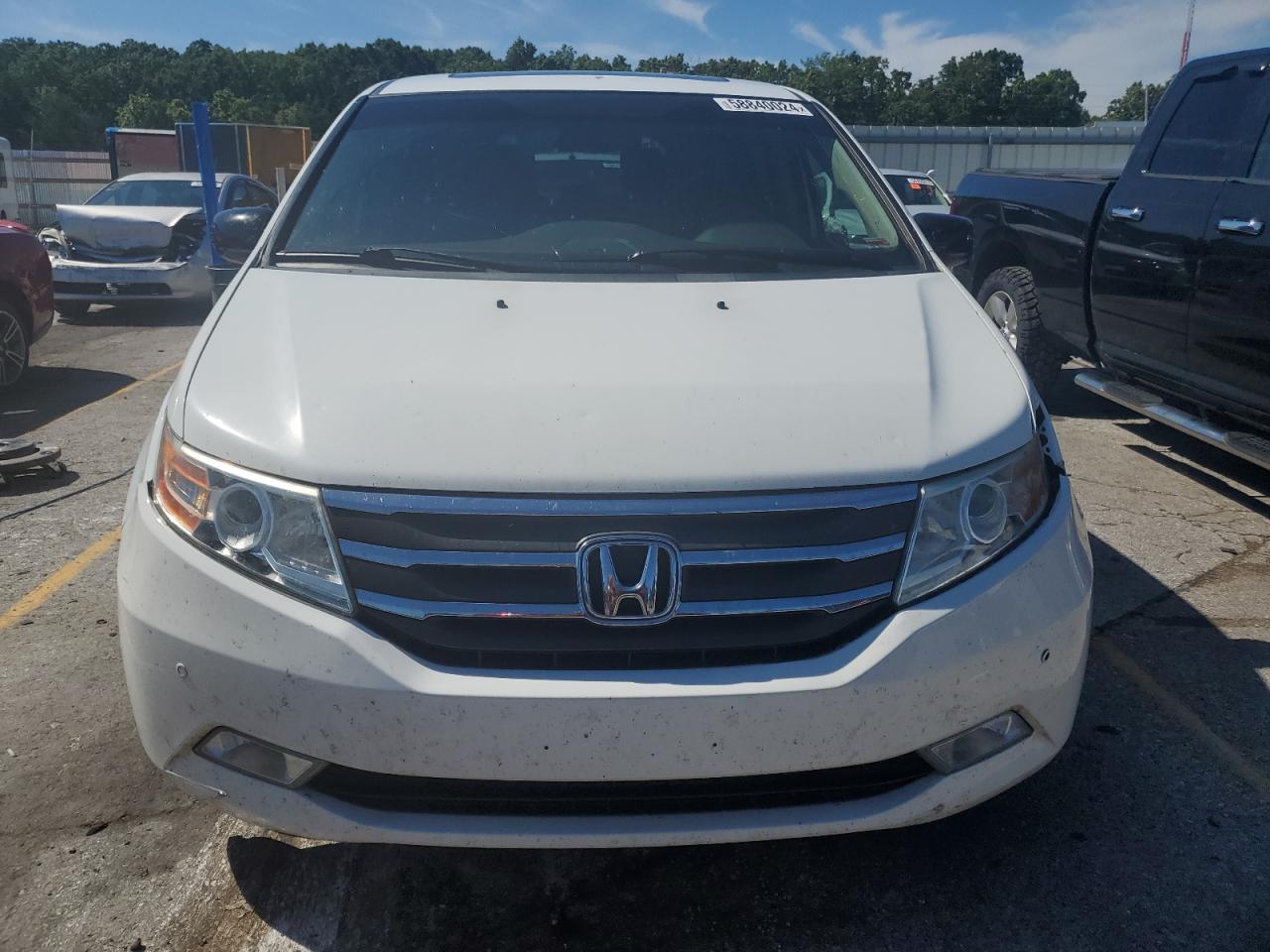 2011 Honda Odyssey Touring White vin: 5FNRL5H99BB014109