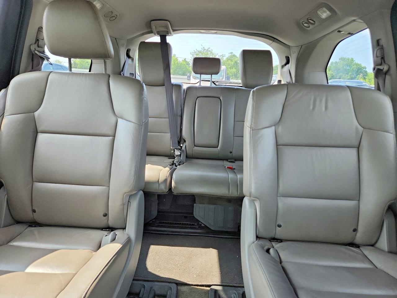 2011 Honda Odyssey Touring Black vin: 5FNRL5H99BB019908
