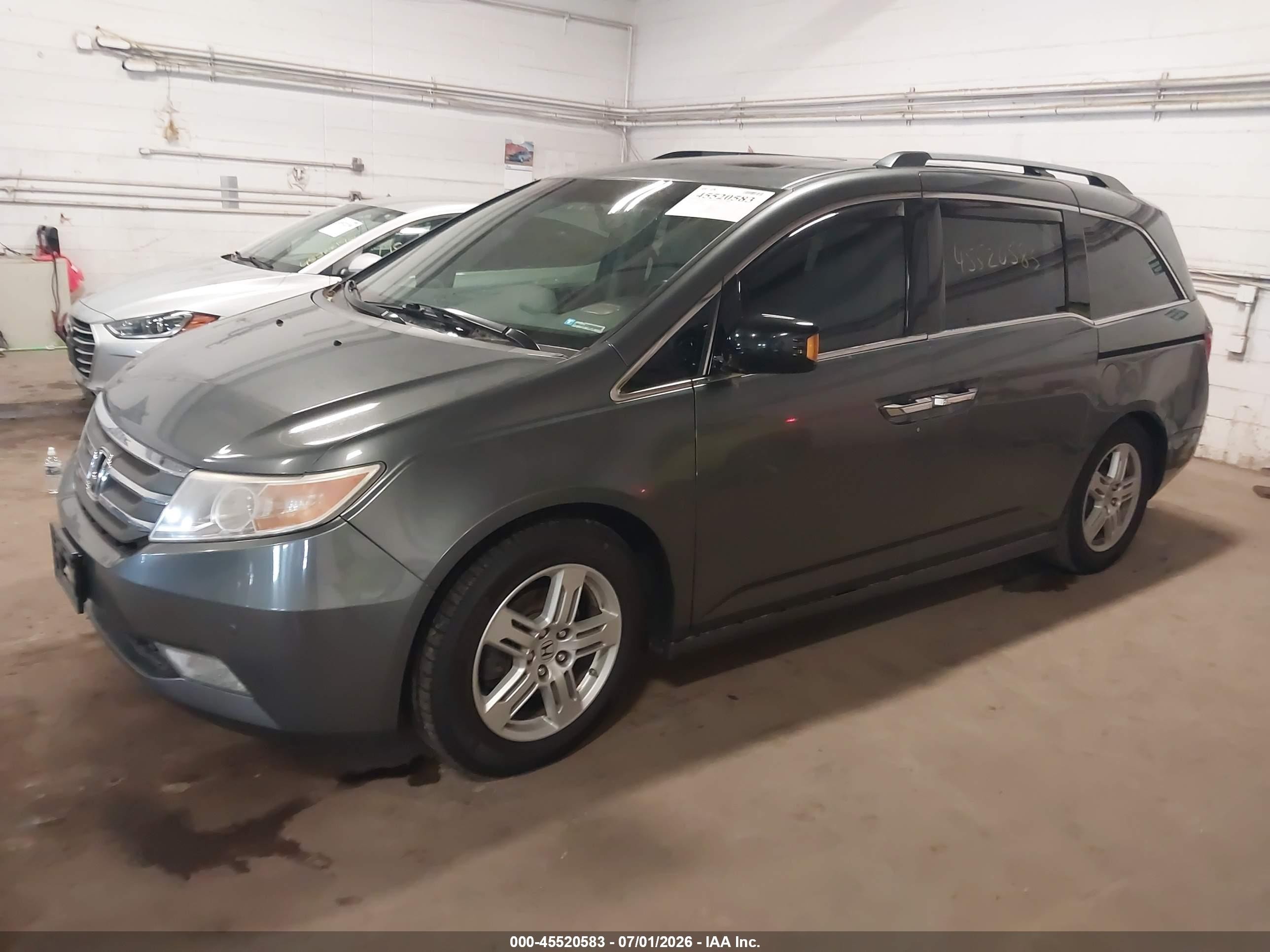 2011 Honda Odyssey Touring/touring Elite Gray vin: 5FNRL5H99BB041648