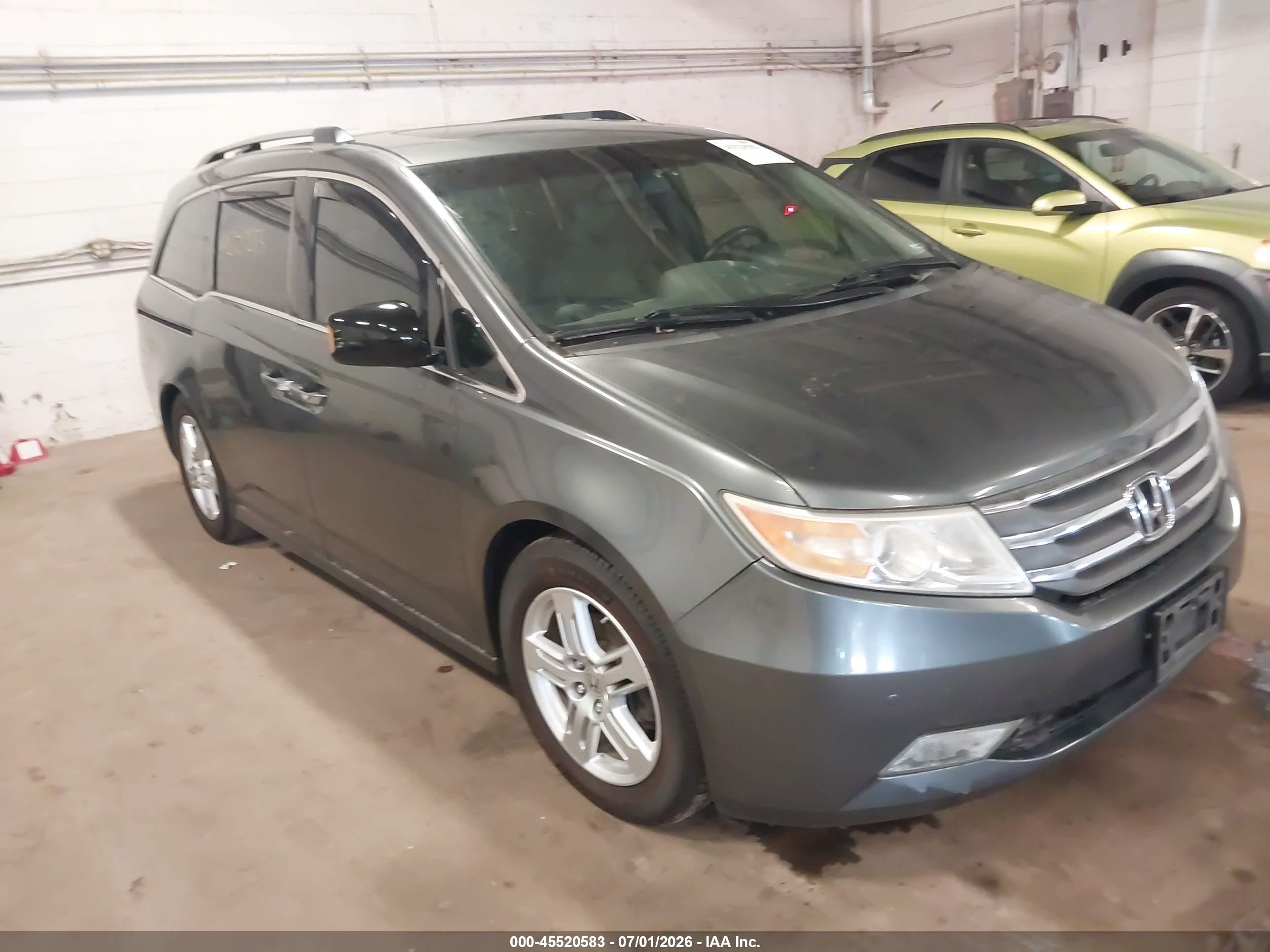 2011 Honda Odyssey Touring/touring Elite Gray vin: 5FNRL5H99BB041648