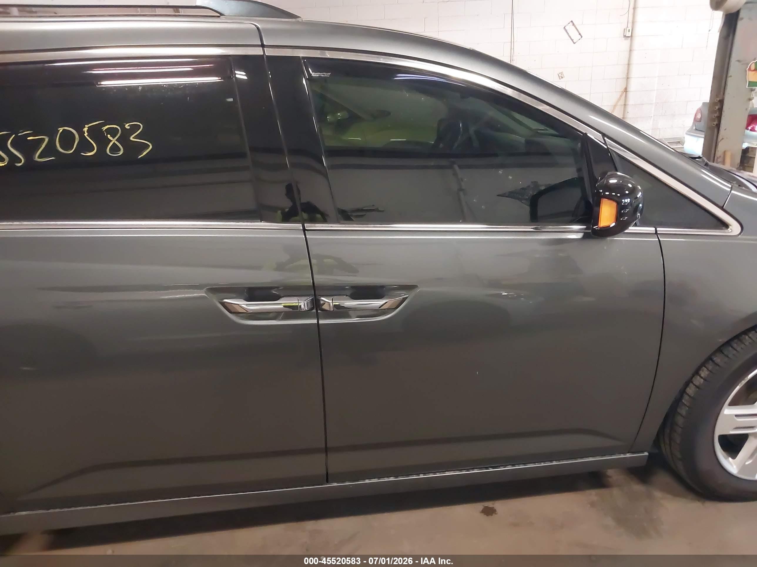 2011 Honda Odyssey Touring/touring Elite Gray vin: 5FNRL5H99BB041648