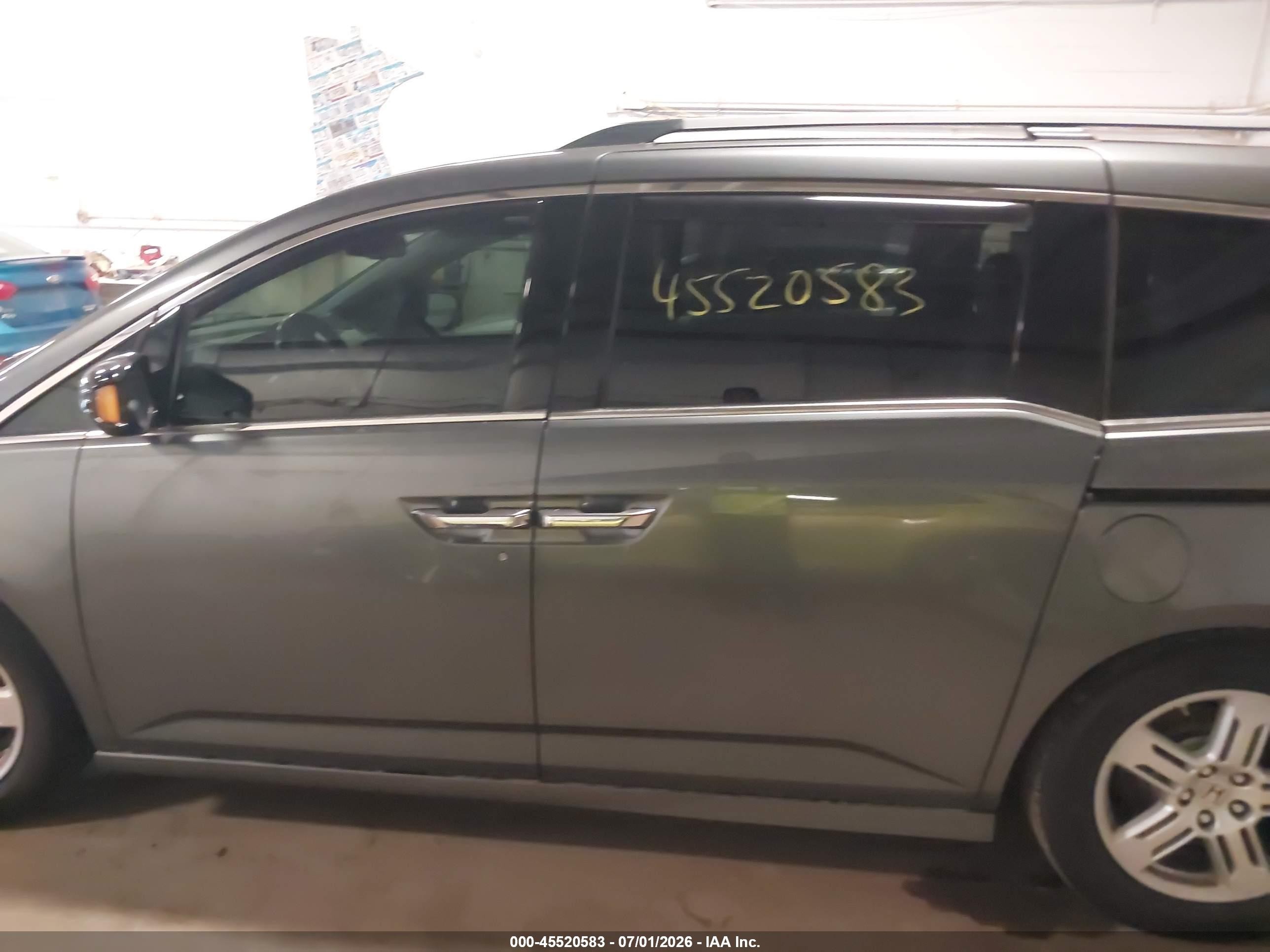 2011 Honda Odyssey Touring/touring Elite Gray vin: 5FNRL5H99BB041648