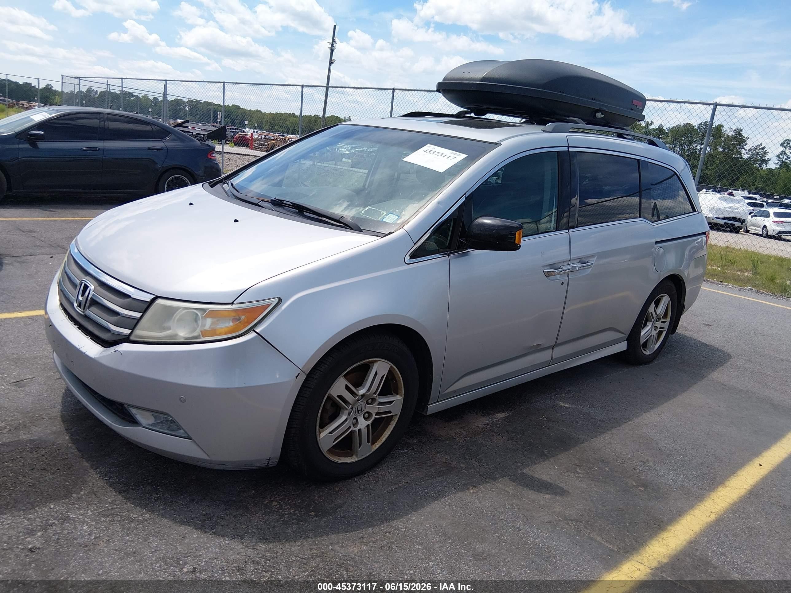 2011 Honda Odyssey Touring/touring Elite Silver vin: 5FNRL5H99BB072804