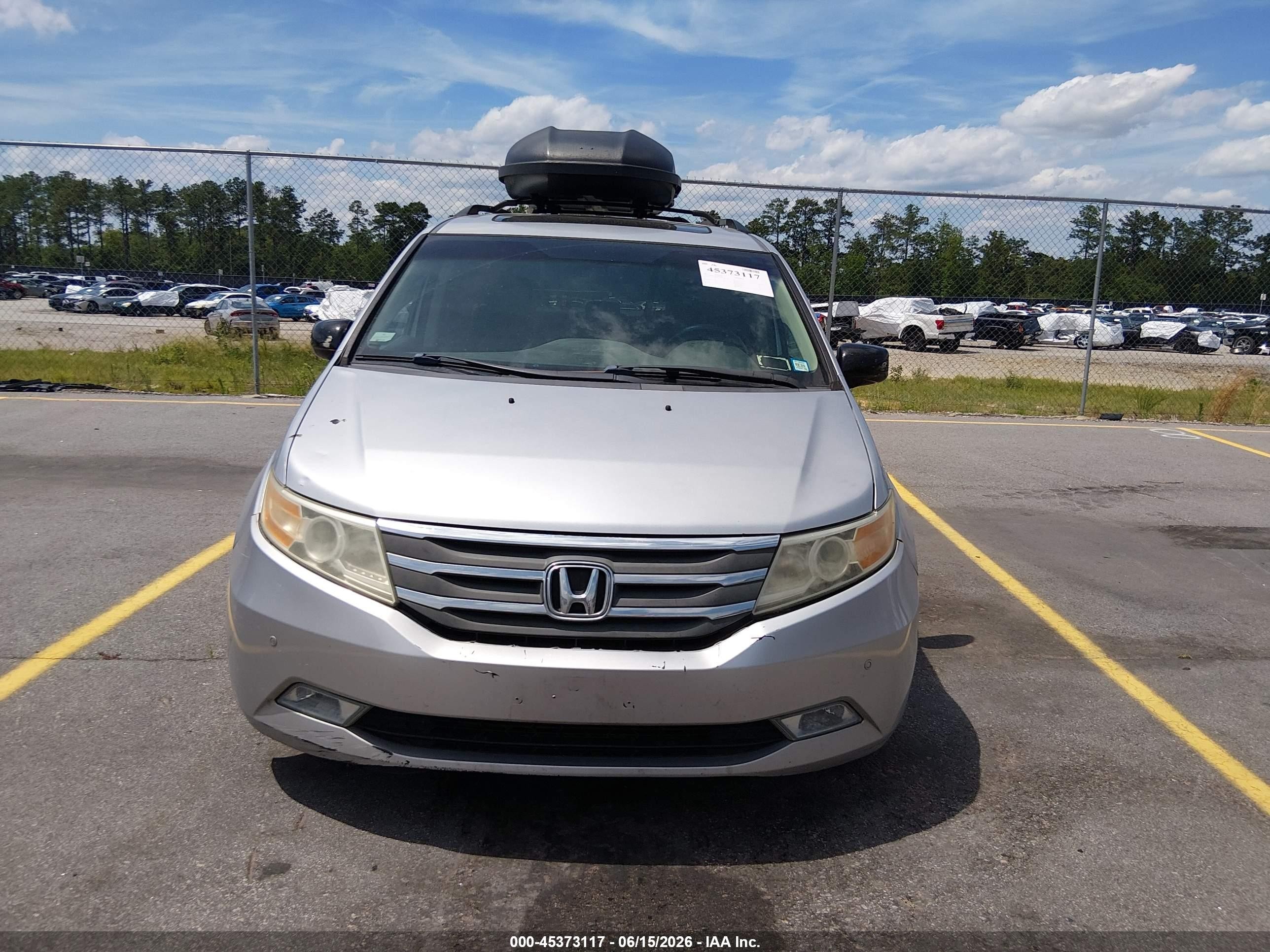2011 Honda Odyssey Touring/touring Elite Silver vin: 5FNRL5H99BB072804