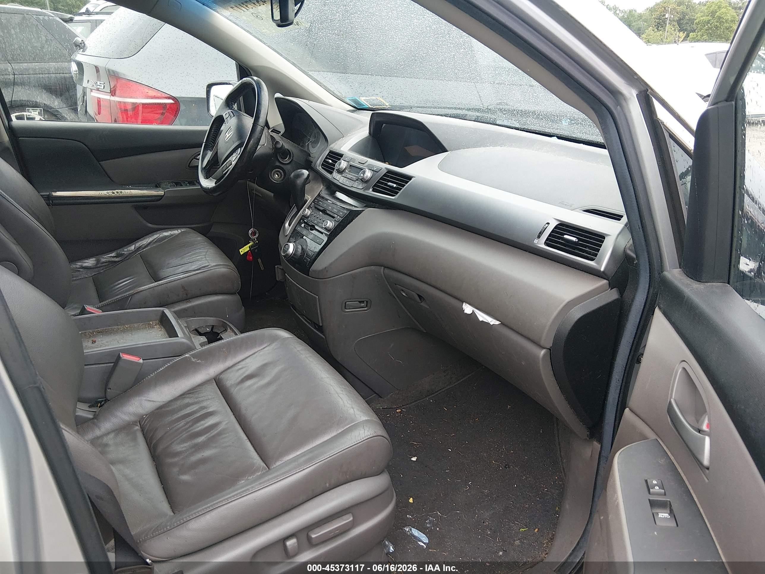 2011 Honda Odyssey Touring/touring Elite Silver vin: 5FNRL5H99BB072804