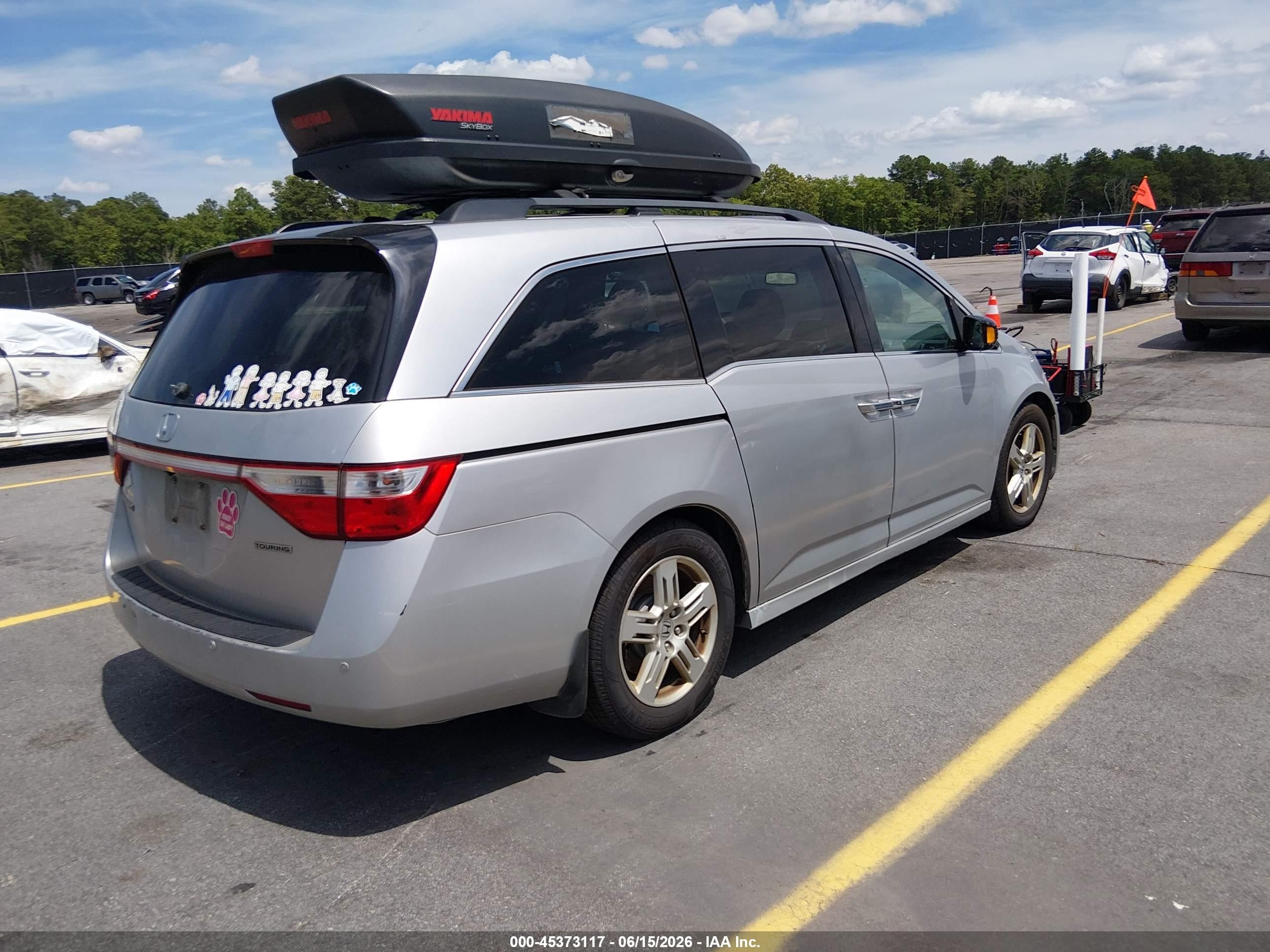 2011 Honda Odyssey Touring/touring Elite Silver vin: 5FNRL5H99BB072804