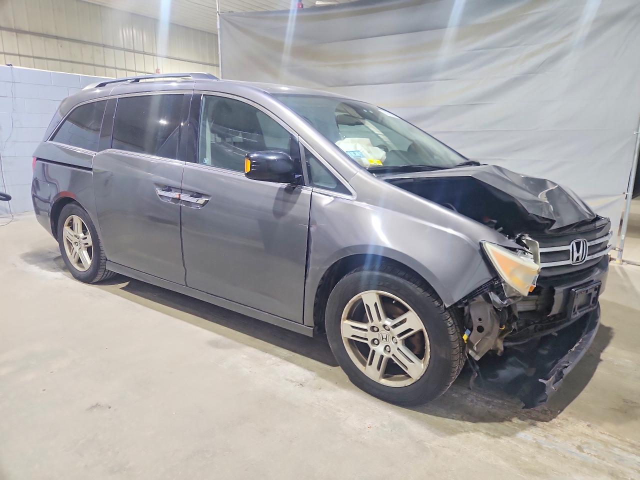2011 Honda Odyssey Touring Gray vin: 5FNRL5H99BB089523