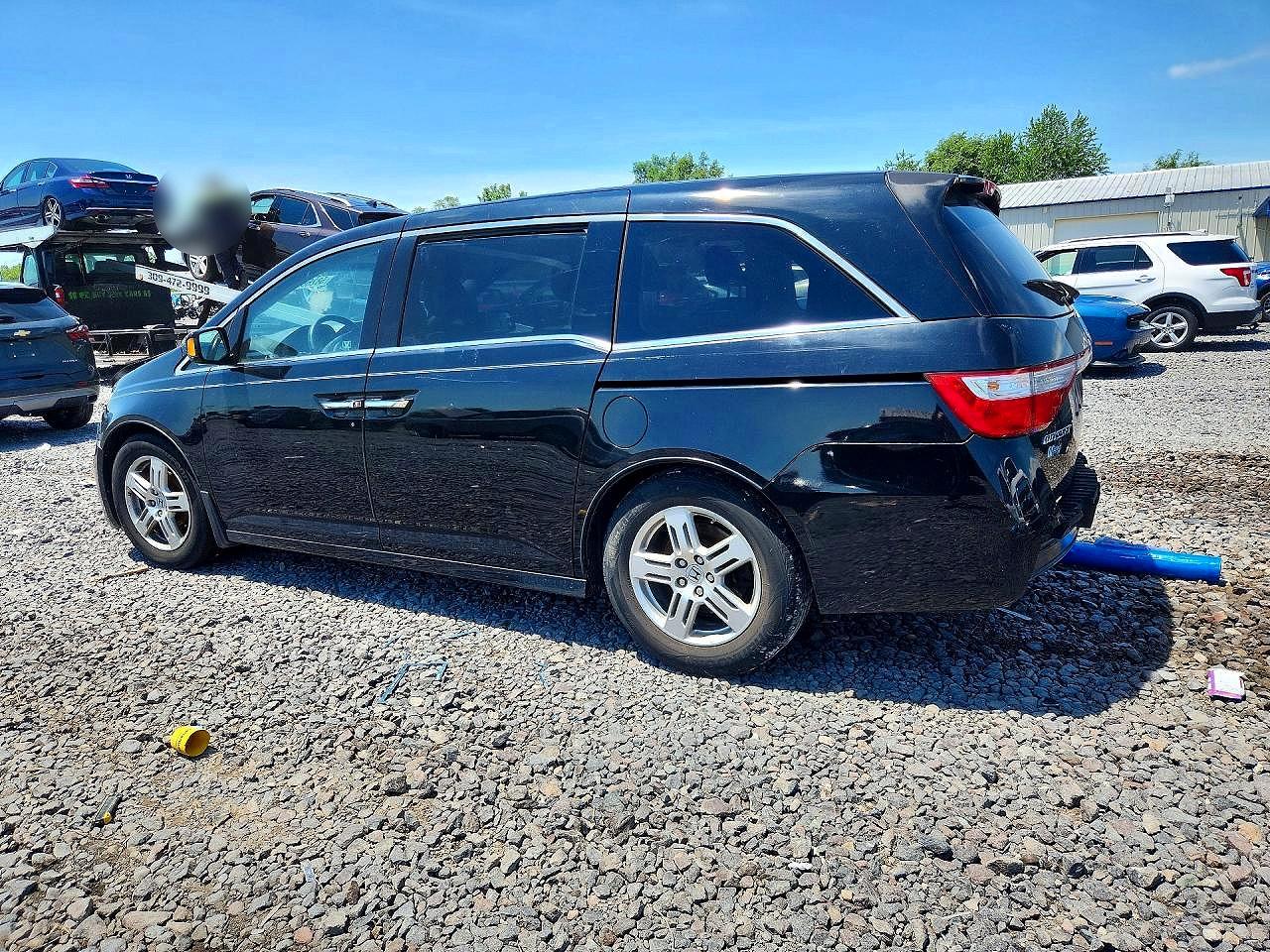 2011 Honda Odyssey Touring Black vin: 5FNRL5H99BB093572