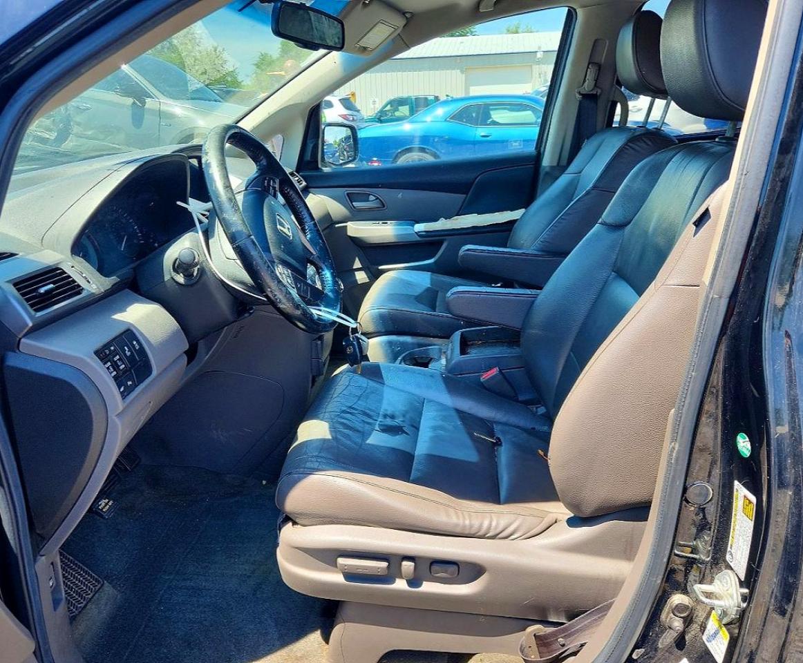 2011 Honda Odyssey Touring Black vin: 5FNRL5H99BB093572