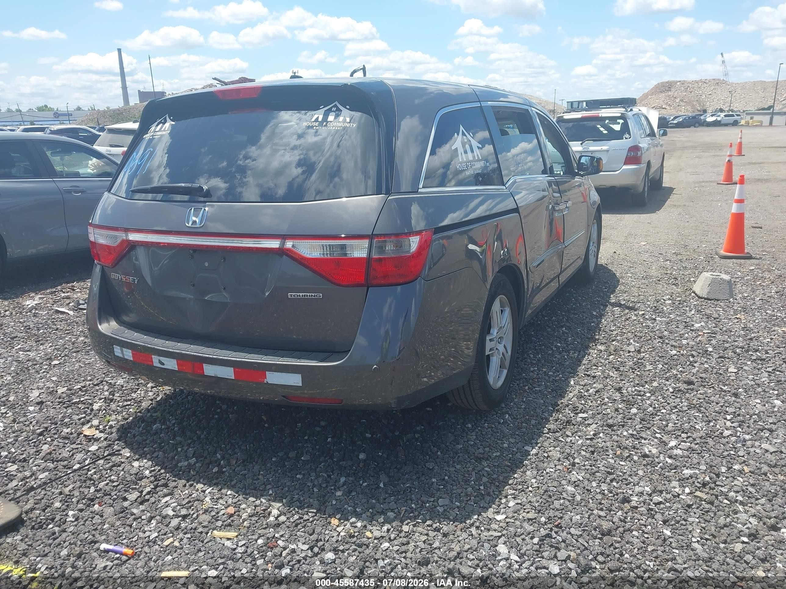 2011 Honda Odyssey Touring/touring Elite Gray vin: 5FNRL5H99BB102402