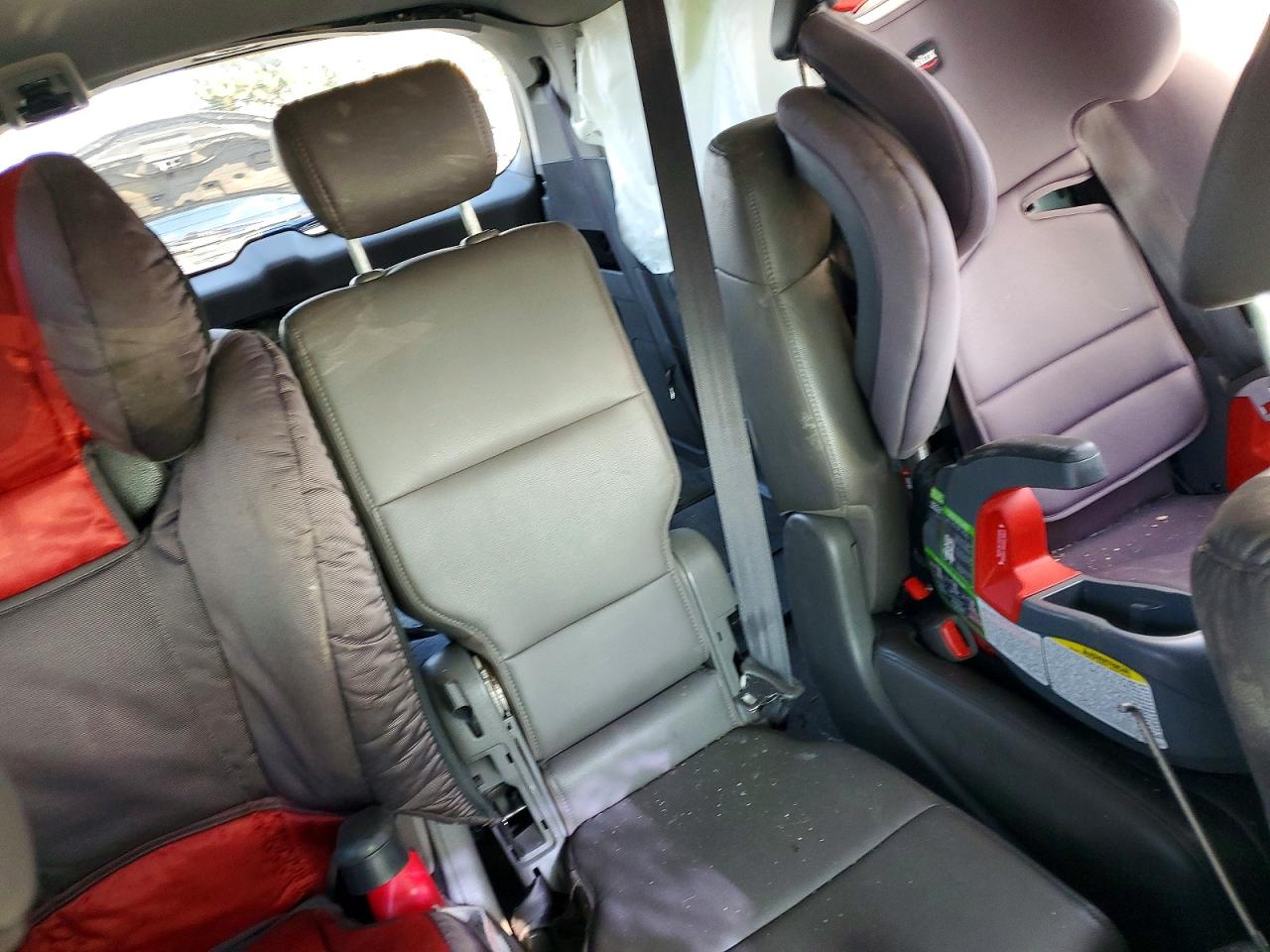 2012 Honda Odyssey Touring Silver vin: 5FNRL5H99CB008361