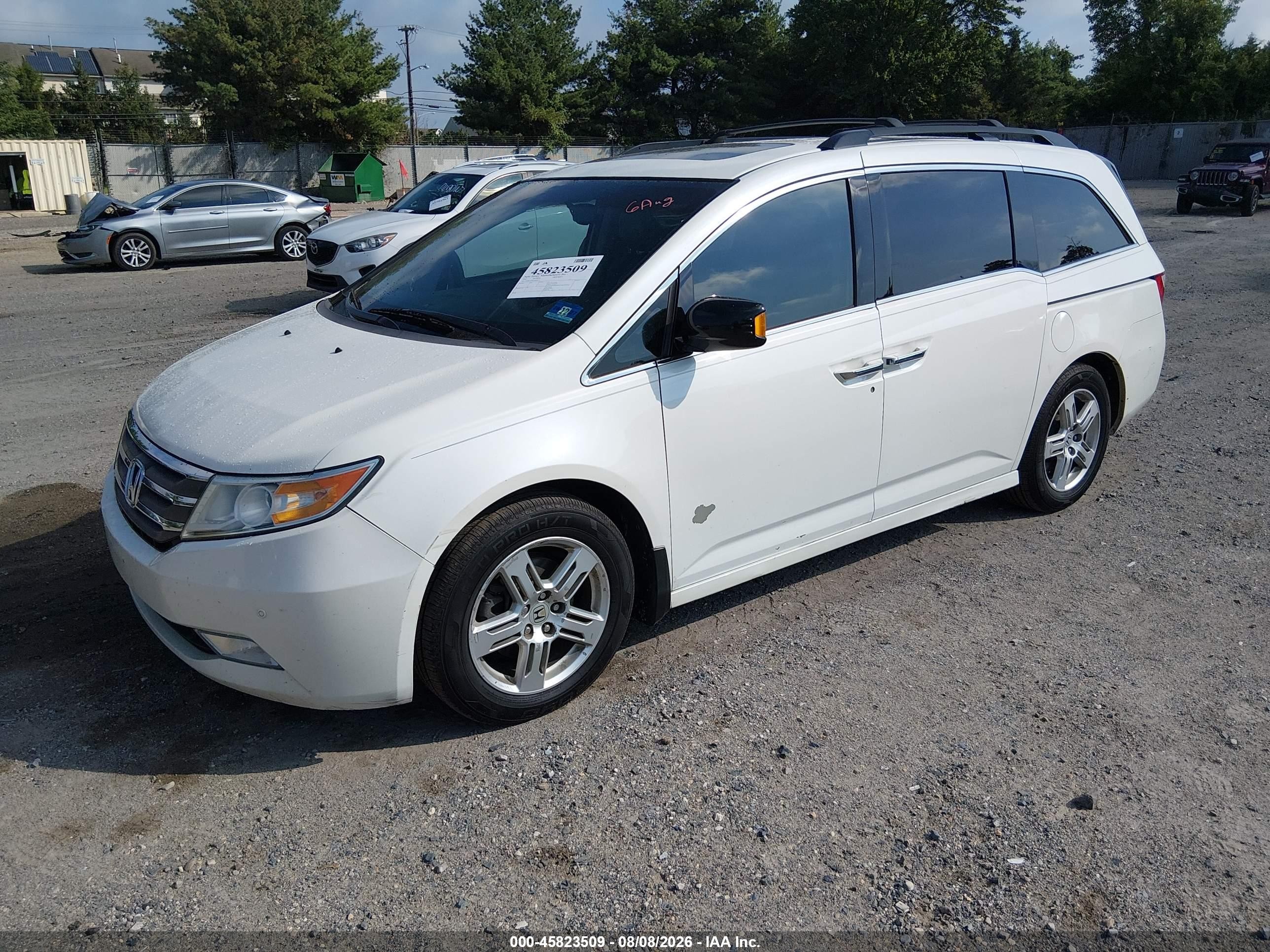 2012 Honda Odyssey Touring/touring Elite White vin: 5FNRL5H99CB034474