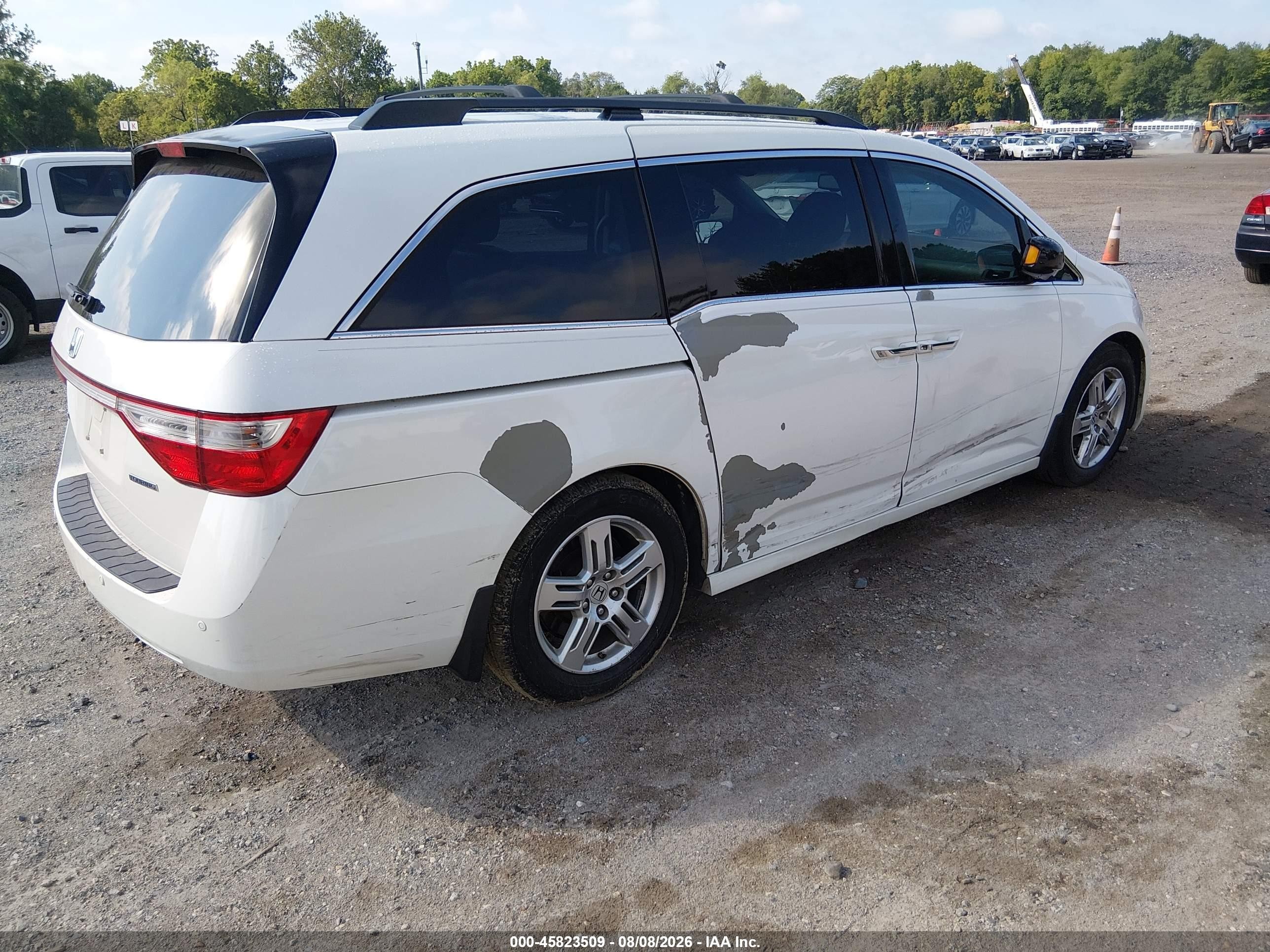 2012 Honda Odyssey Touring/touring Elite White vin: 5FNRL5H99CB034474