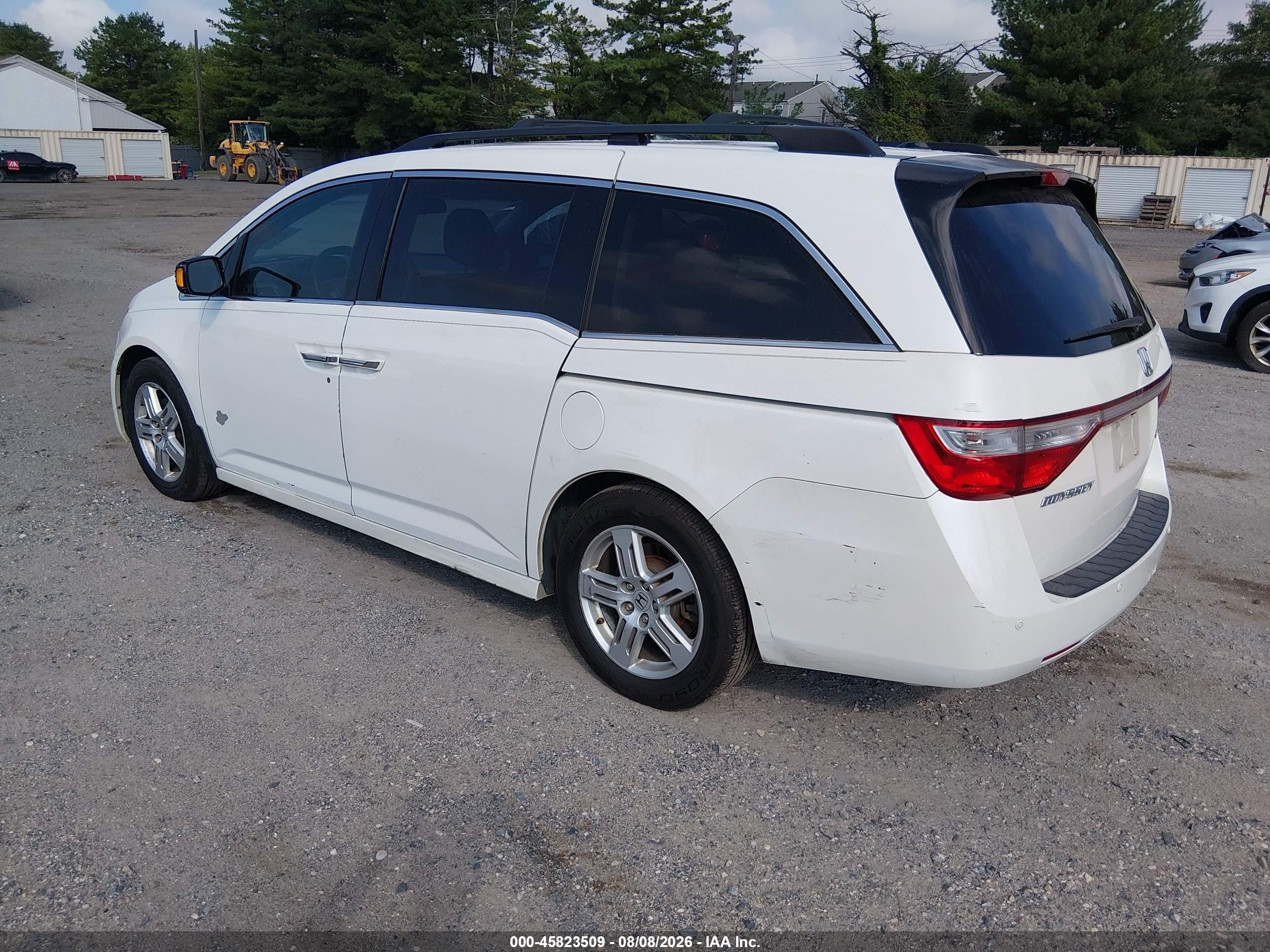 2012 Honda Odyssey Touring/touring Elite White vin: 5FNRL5H99CB034474