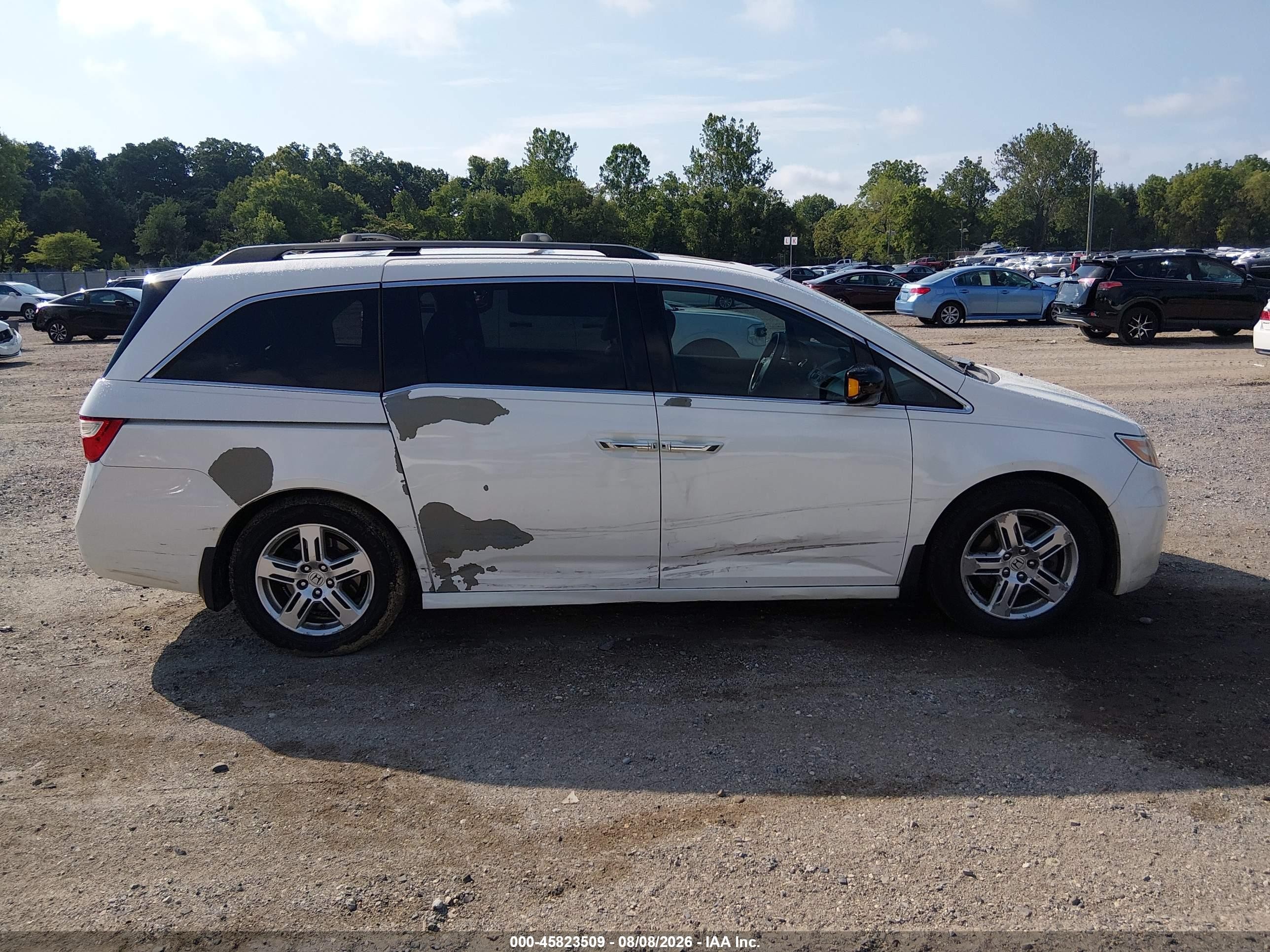 2012 Honda Odyssey Touring/touring Elite White vin: 5FNRL5H99CB034474