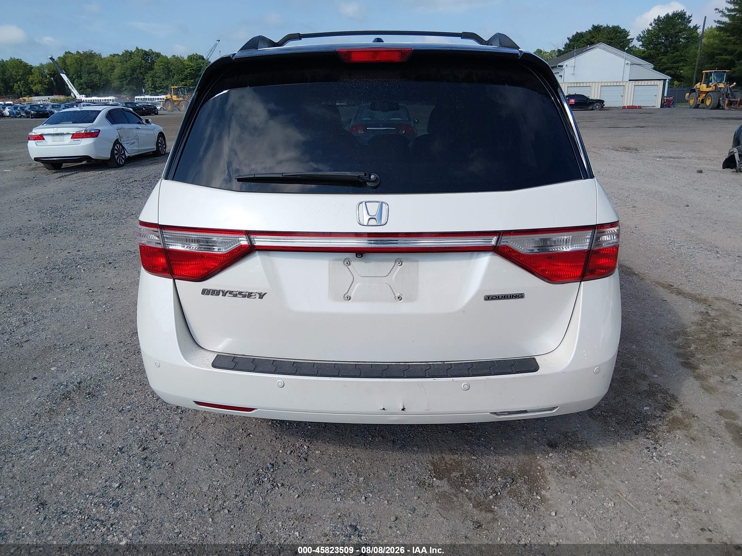 2012 Honda Odyssey Touring/touring Elite White vin: 5FNRL5H99CB034474