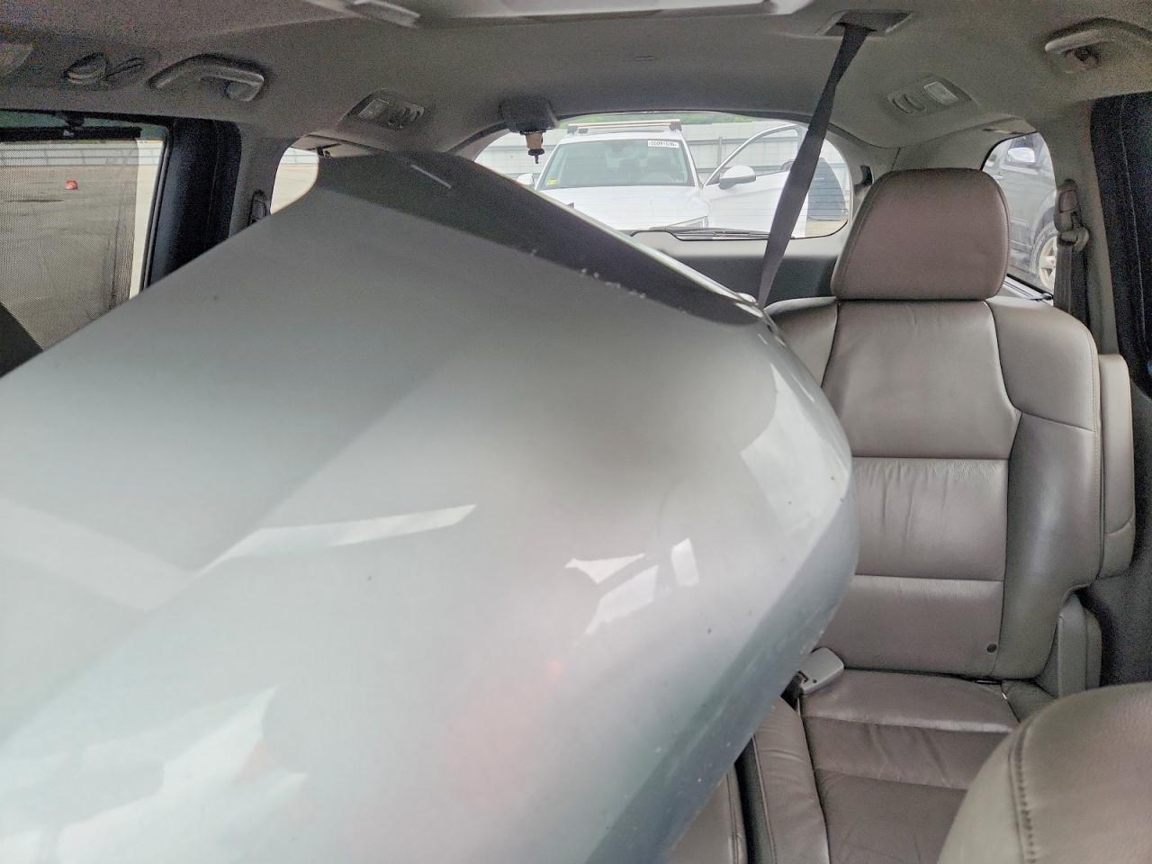 2012 Honda Odyssey Touring Silver vin: 5FNRL5H99CB037522