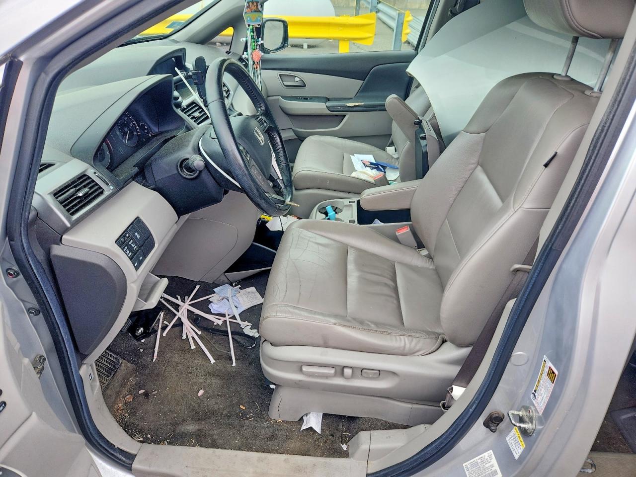 2012 Honda Odyssey Touring Silver vin: 5FNRL5H99CB037522