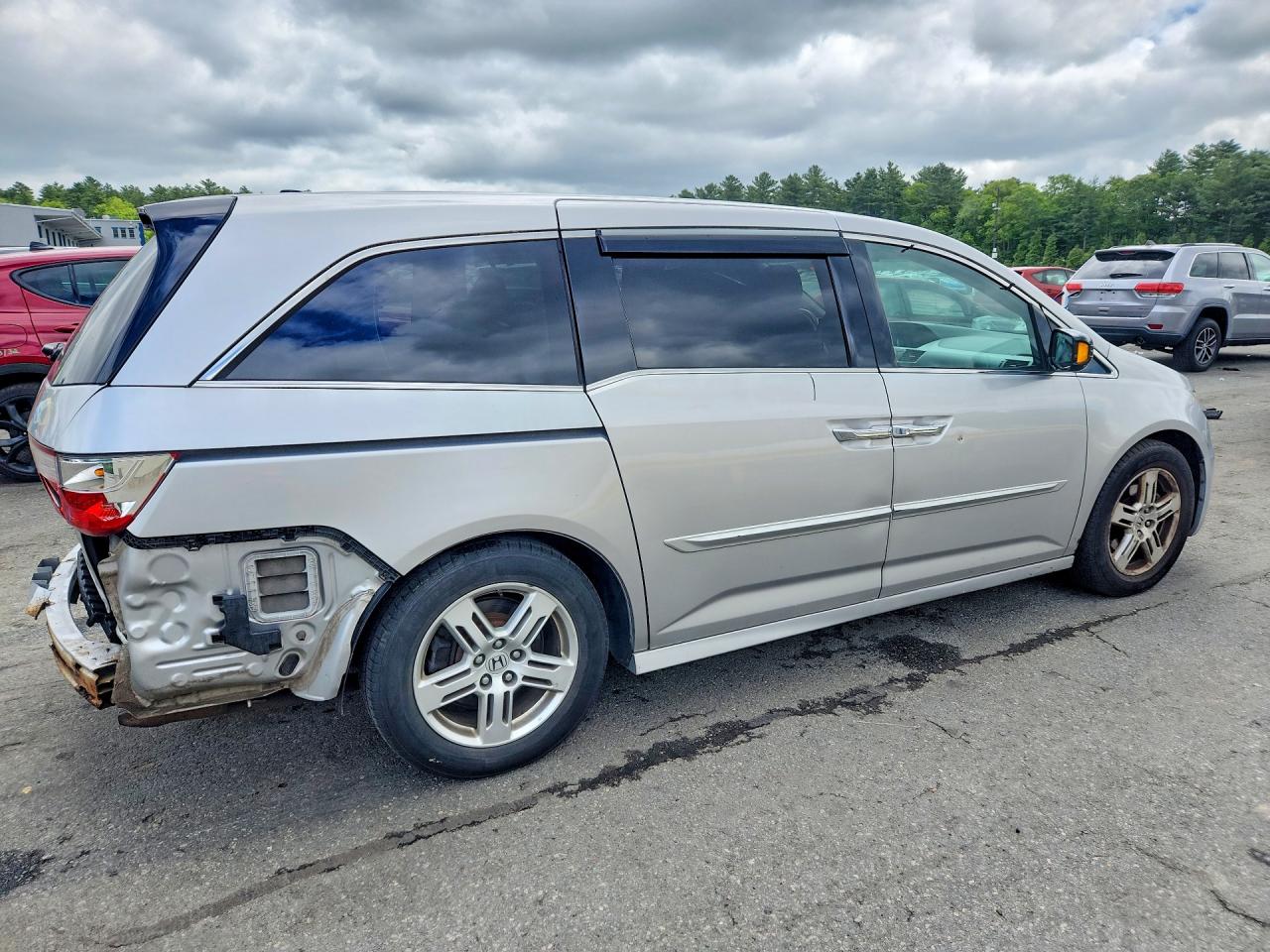 2012 Honda Odyssey Touring Silver vin: 5FNRL5H99CB037522