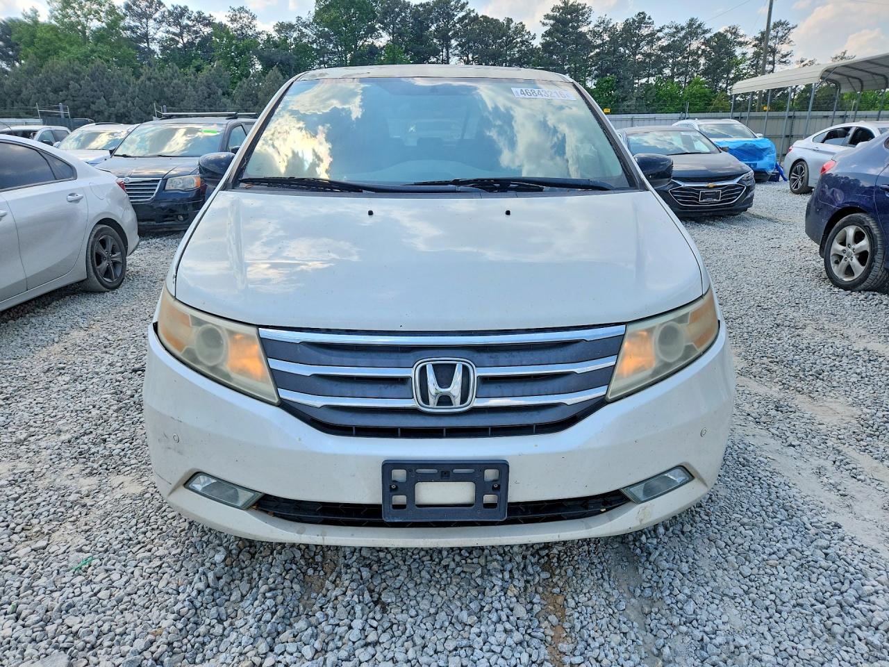 2012 Honda Odyssey Touring White vin: 5FNRL5H99CB064736