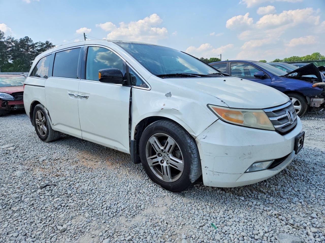 2012 Honda Odyssey Touring White vin: 5FNRL5H99CB064736