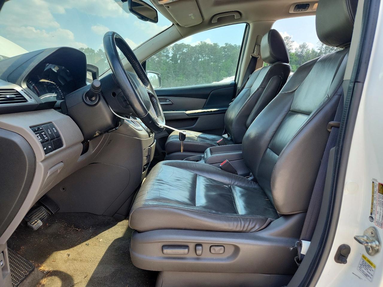 2012 Honda Odyssey Touring White vin: 5FNRL5H99CB064736