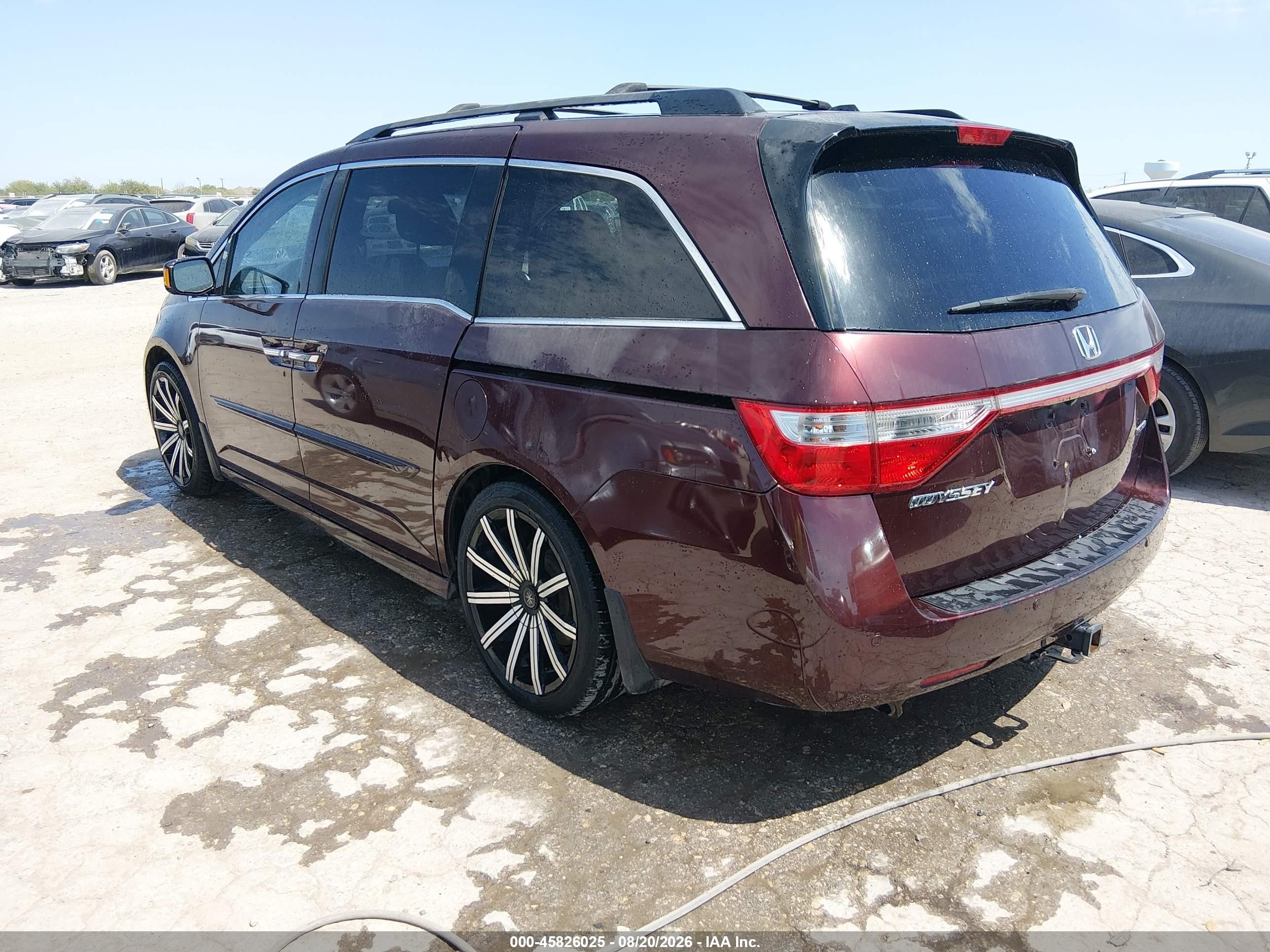 2012 Honda Odyssey Touring/touring Elite Burgundy vin: 5FNRL5H99CB104992